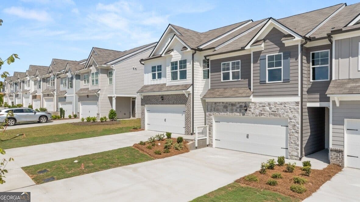 3 bedroom, 2.5 bathroom townhouse for sale at 75 Pepperbush Way, Jasper, GA 30143 — photo 2