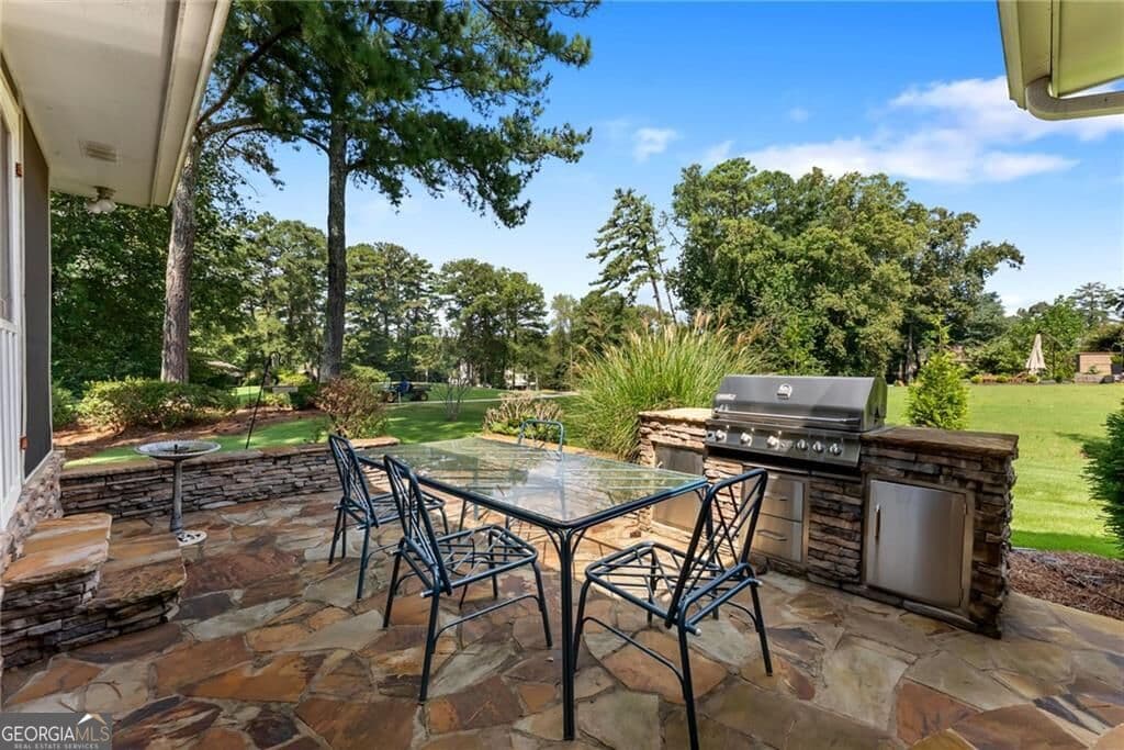 4 bedroom, 3.5 bathroom, 3,567 sq ft single family residence for sale at 3665 High Green Drive, Marietta, GA 30068 — photo 5
