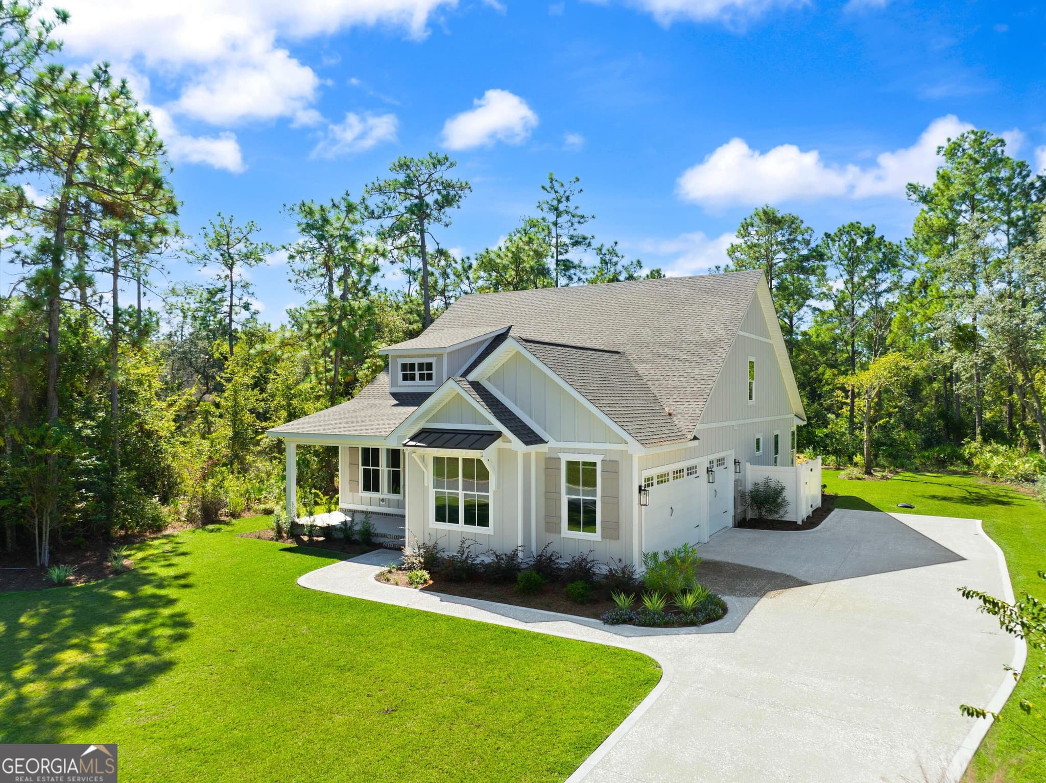 4 bedroom, 4.5 bathroom, 3,411 sq ft single family residence for sale at 186 Blue Heron Trail, Waverly, GA 31565 — photo 2