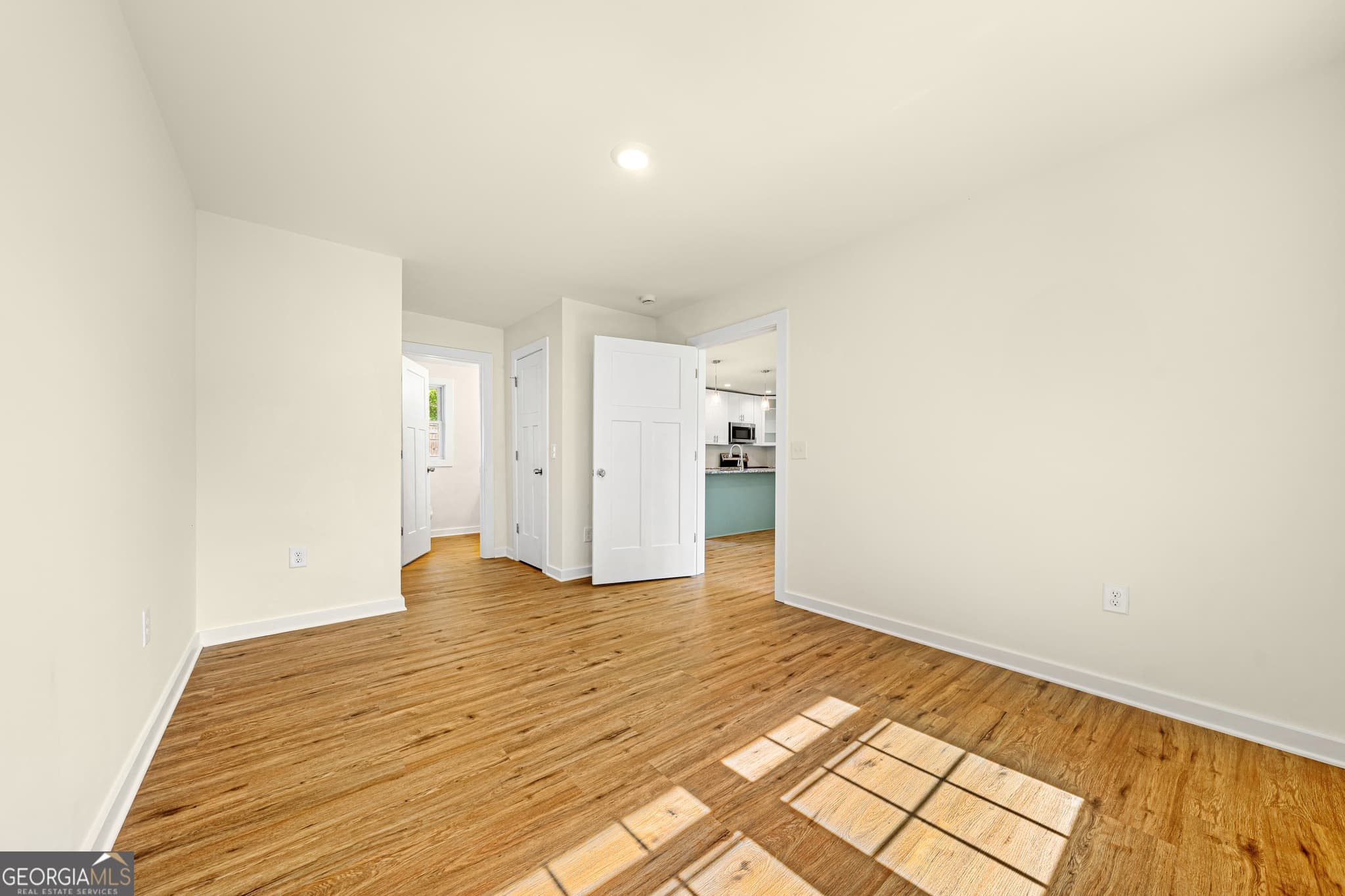 4 bedroom, 2 bathroom, 1,140 sq ft single family residence for sale at 16 Elm Street, Hartwell, GA 30643 — photo 6