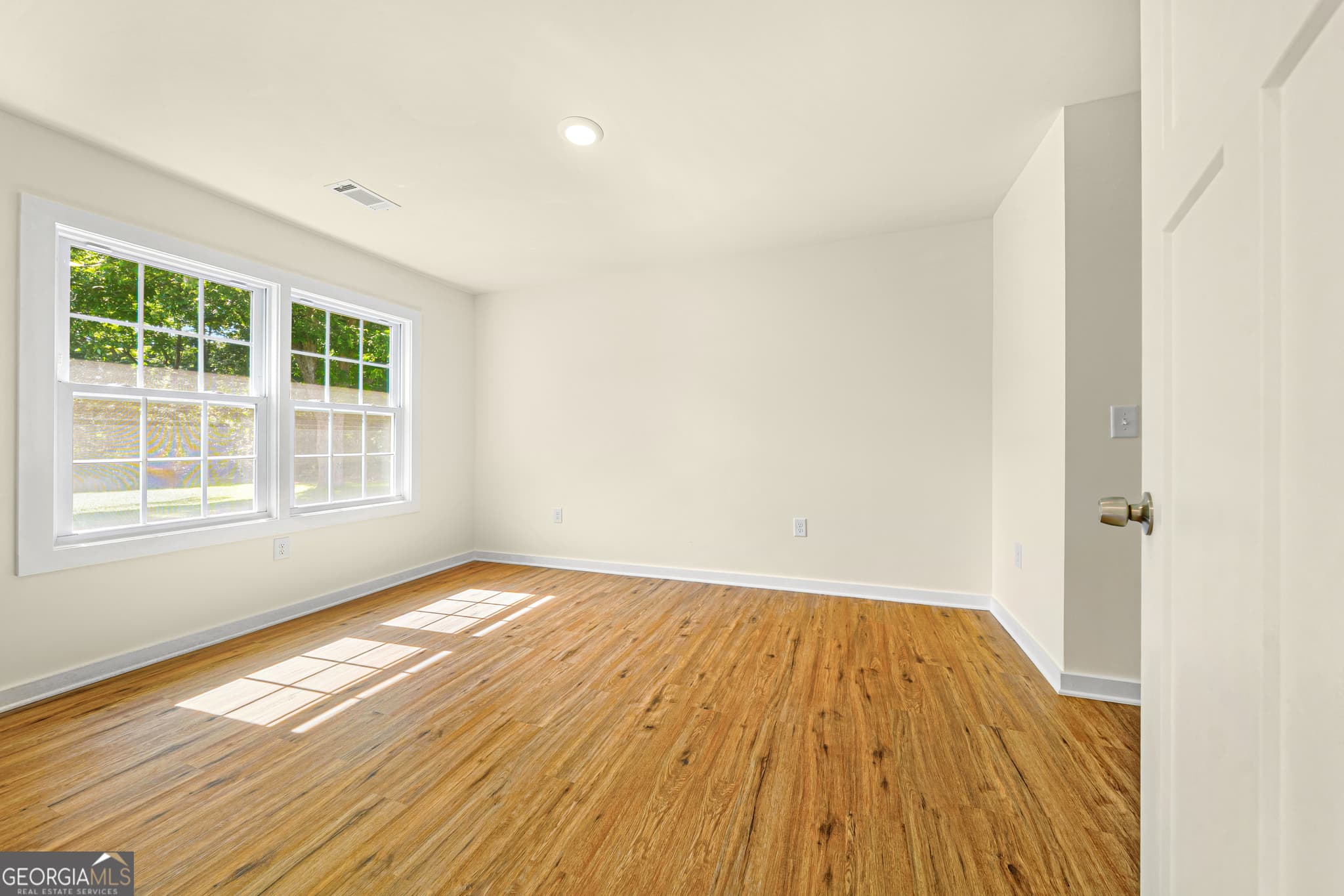 4 bedroom, 2 bathroom, 1,140 sq ft single family residence for sale at 16 Elm Street, Hartwell, GA 30643 — photo 5