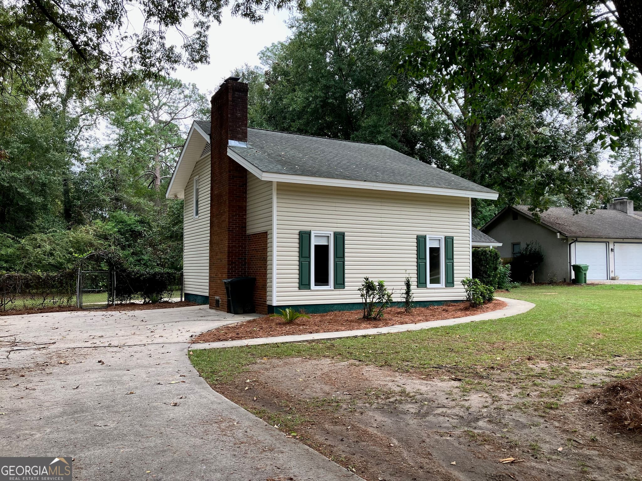 4 bedroom, 2 bathroom, 2,160 sq ft single family residence for sale at 216 Wildwood Drive, Statesboro, GA 30458 — photo 2