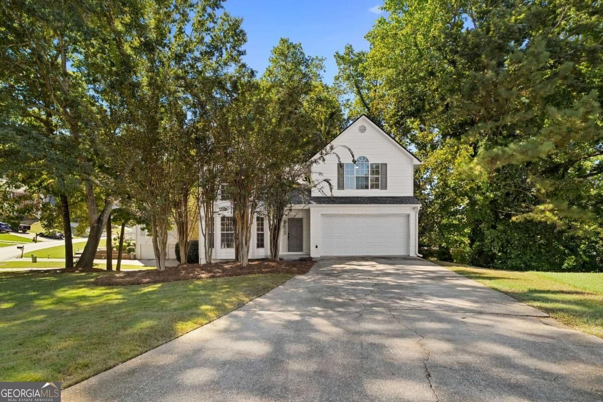 3 bedroom, 2.5 bathroom, 2,322 sq ft single family residence for sale at 1340 Windage Court, Marietta, GA 30008 — photo 2