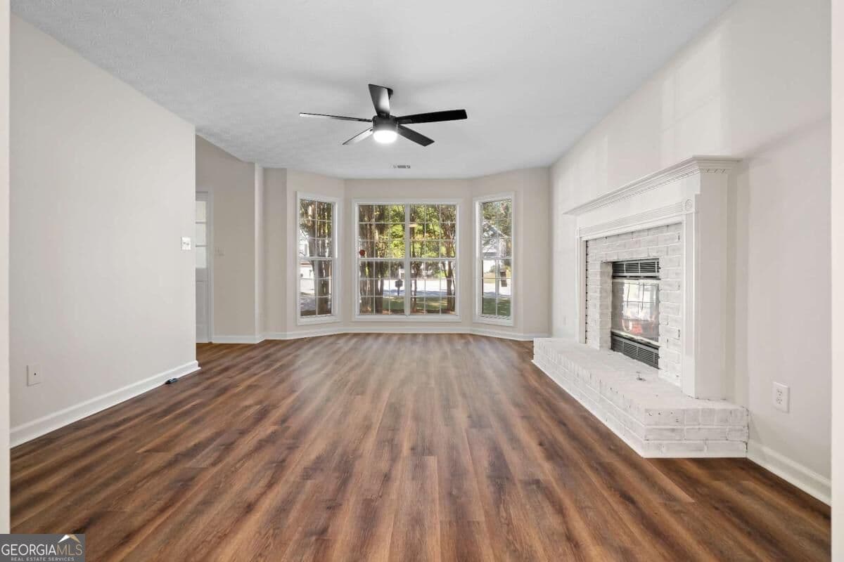 3 bedroom, 2.5 bathroom, 2,322 sq ft single family residence for sale at 1340 Windage Court, Marietta, GA 30008 — photo 7