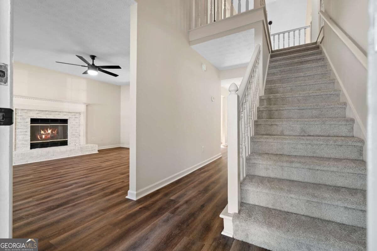 3 bedroom, 2.5 bathroom, 2,322 sq ft single family residence for sale at 1340 Windage Court, Marietta, GA 30008 — photo 4