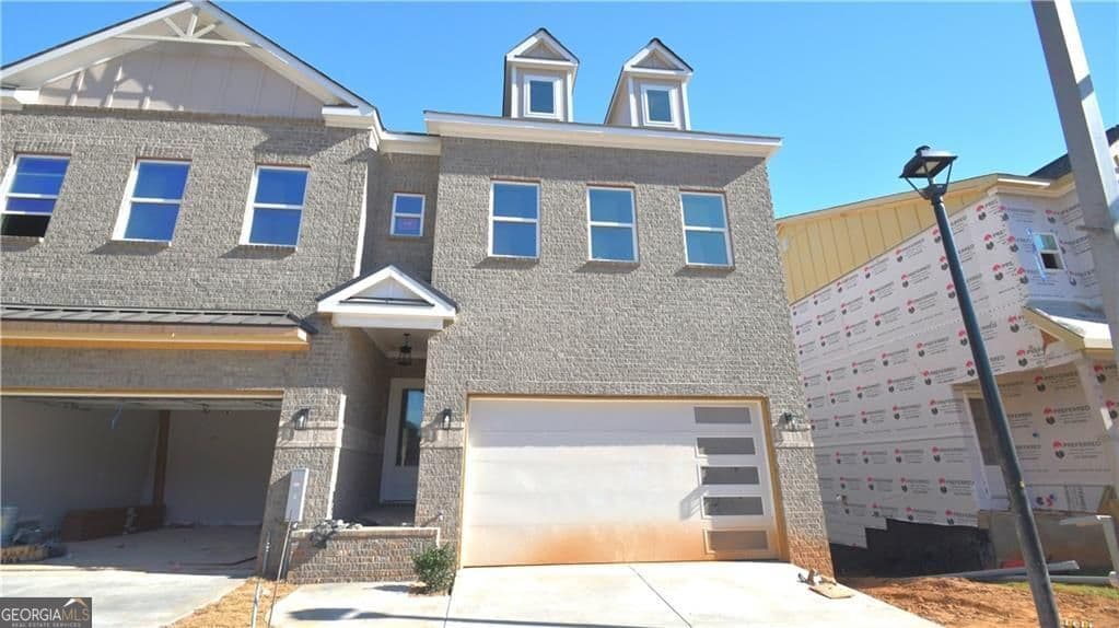 4 bedroom, 3 bathroom, 2,508 sq ft townhouse for sale at 3370 Sarah Trail 6, Decatur, GA 30032 — photo 2