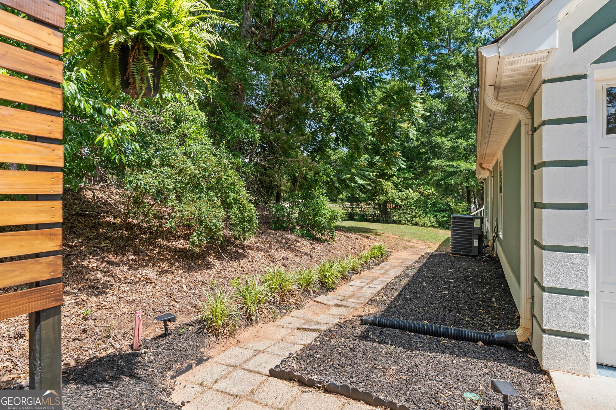 3 bedroom, 2 bathroom, 1,548 sq ft single family residence for sale at 546 Old Beacon Light Road, Hartwell, GA 30643 — photo 6