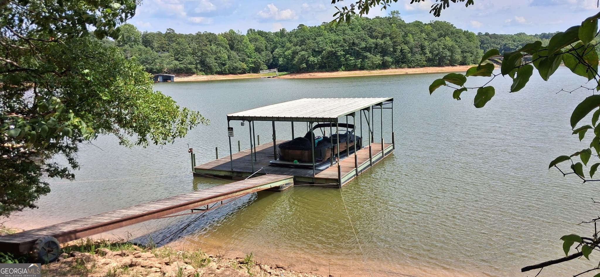3 bedroom, 2 bathroom, 1,548 sq ft single family residence for sale at 546 Old Beacon Light Road, Hartwell, GA 30643 — photo 1 of 60