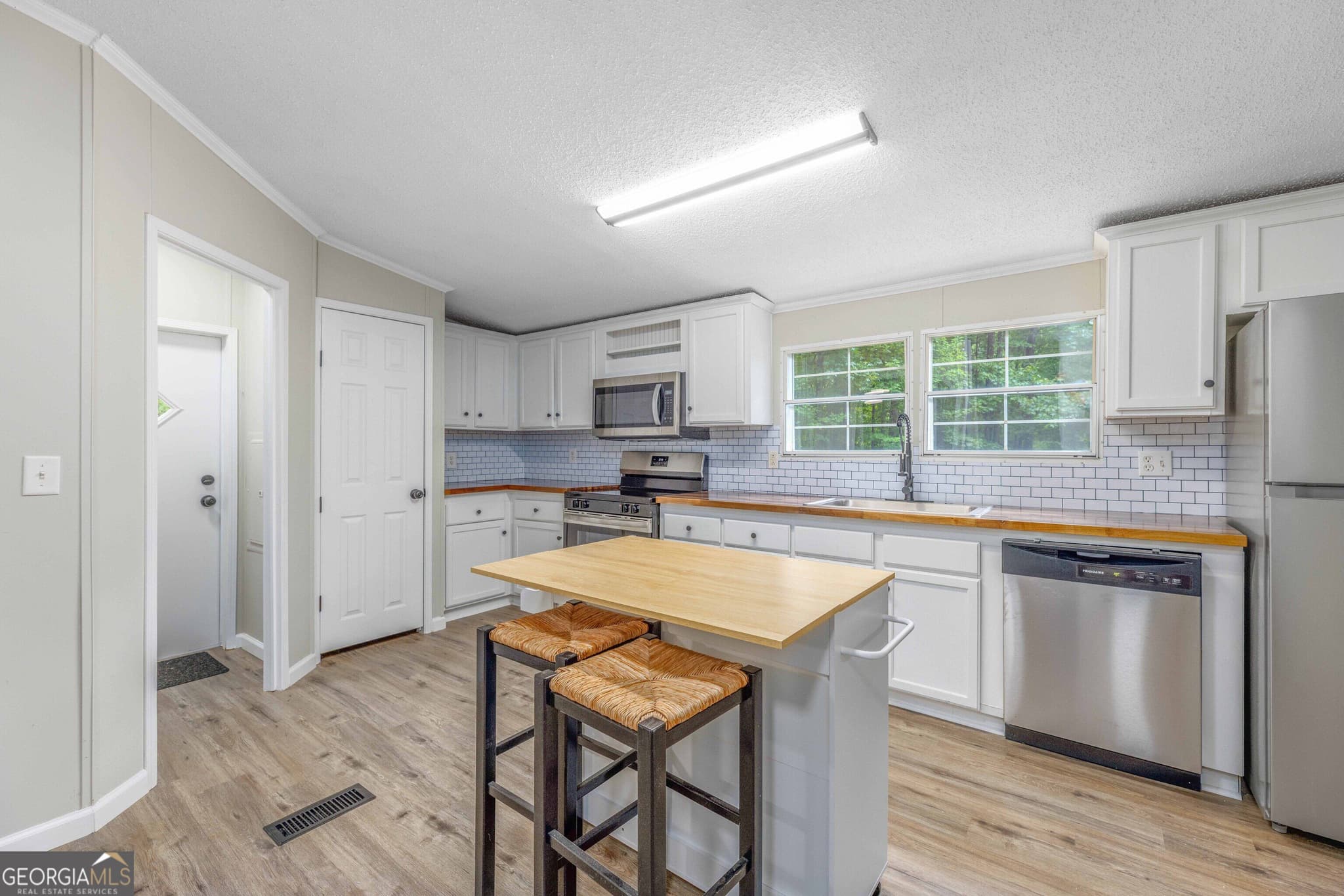 3 bedroom, 2 bathroom, 1,568 sq ft single family residence for sale at 17 Cottonwood Drive, Waverly Hall, GA 31831 — photo 8