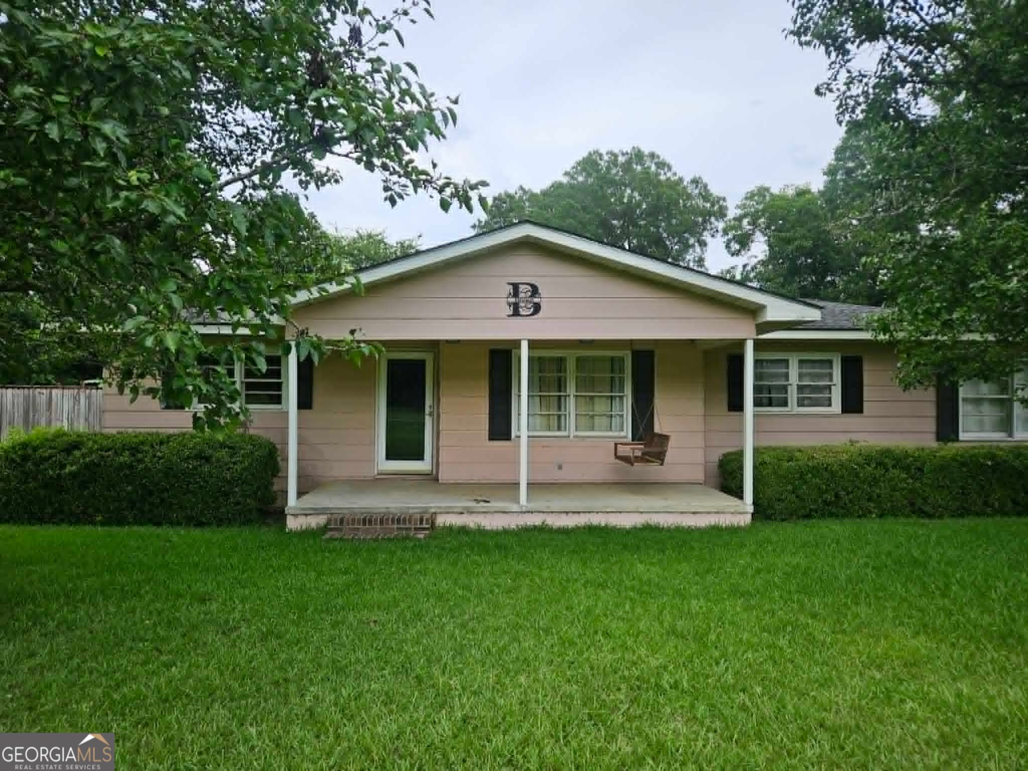 3 bedroom, 2 bathroom, 1,428 sq ft single family residence for sale at 168 Lakeview Church Road, Cochran, GA 31014