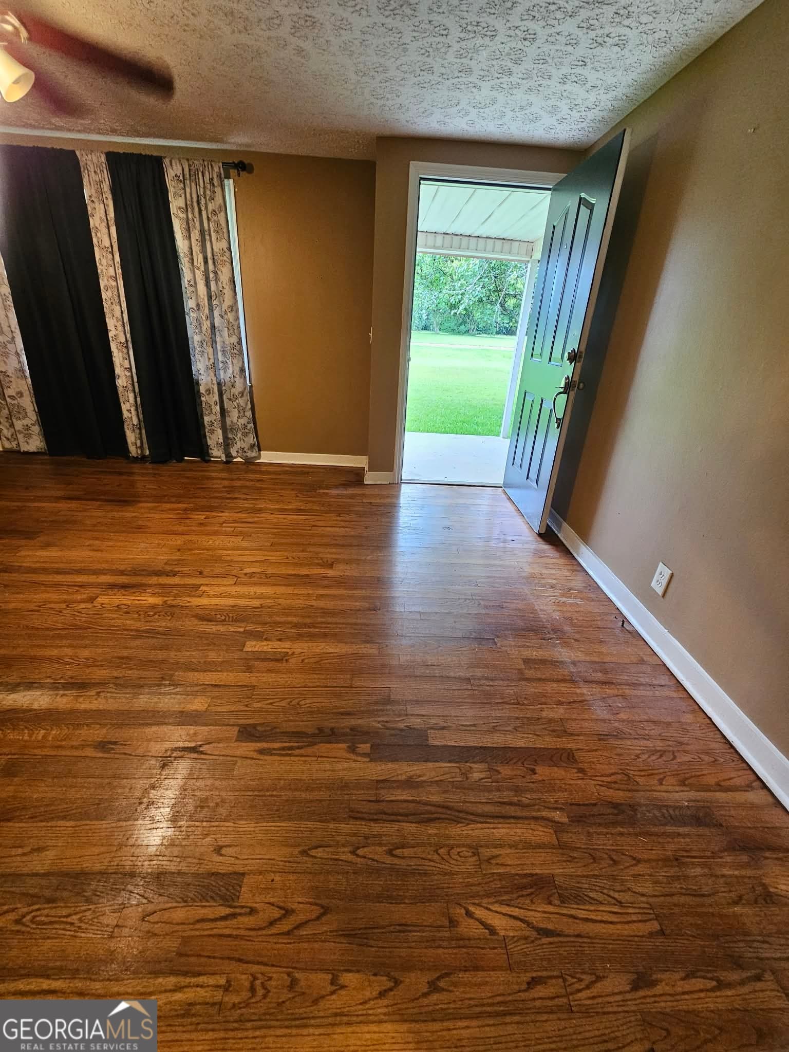 3 bedroom, 2 bathroom, 1,428 sq ft single family residence for sale at 168 Lakeview Church Road, Cochran, GA 31014 — photo 8