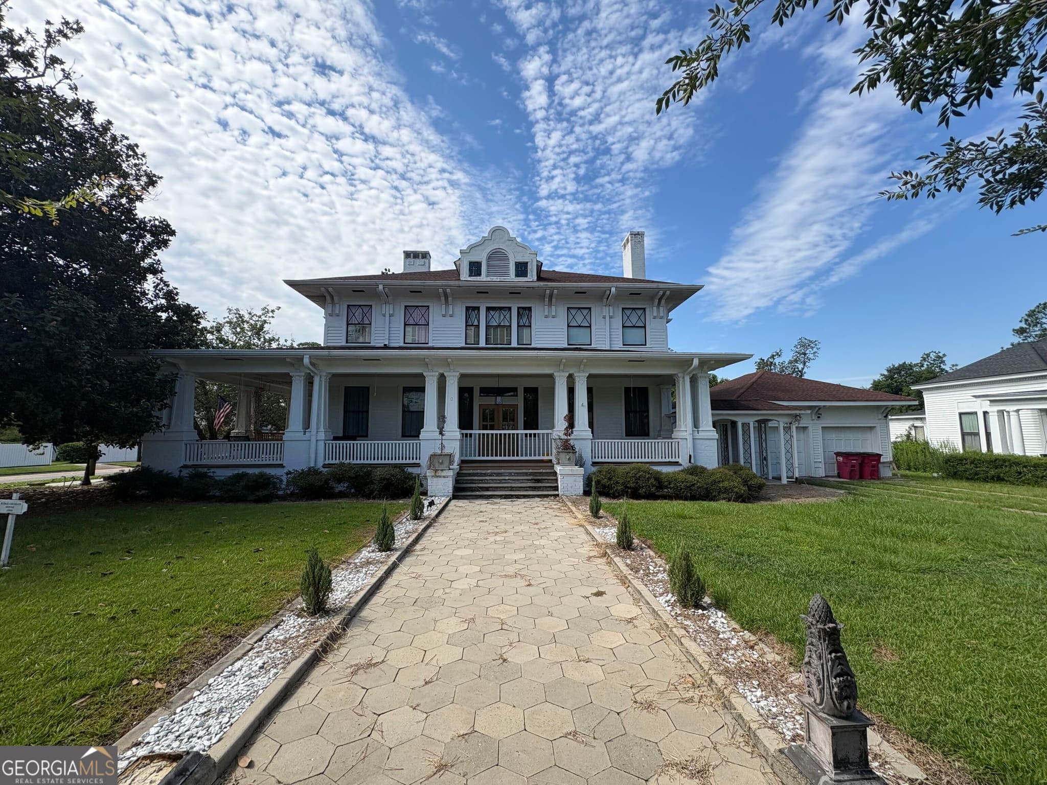 5 bedroom, 4.5 bathroom, 4,095 sq ft single family residence for sale at 53 W Graham Street, Mcrae-Helena, GA 31055 — photo 2