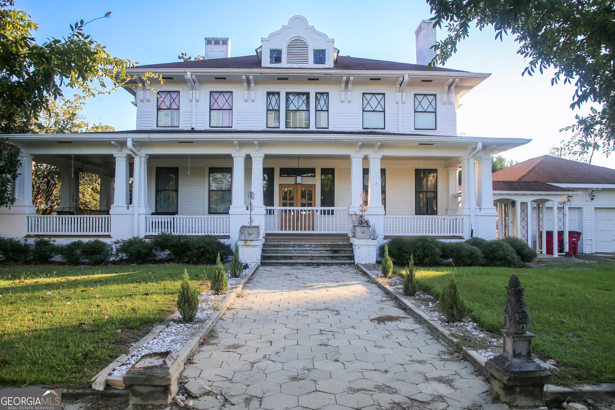 5 bedroom, 4.5 bathroom, 4,095 sq ft single family residence for sale at 53 W Graham Street, Mcrae-Helena, GA 31055