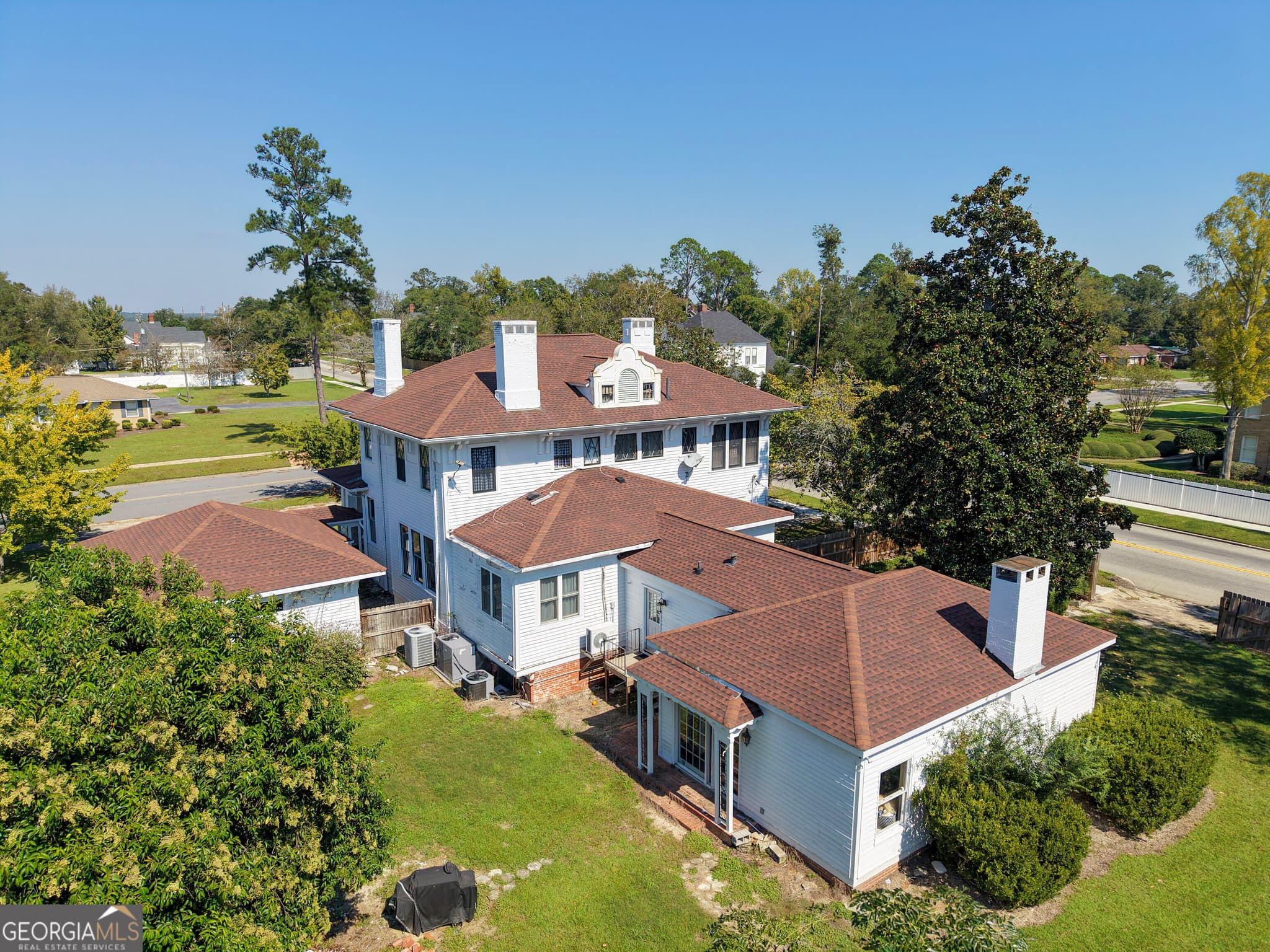 5 bedroom, 4.5 bathroom, 4,095 sq ft single family residence for sale at 53 W Graham Street, Mcrae-Helena, GA 31055 — photo 8