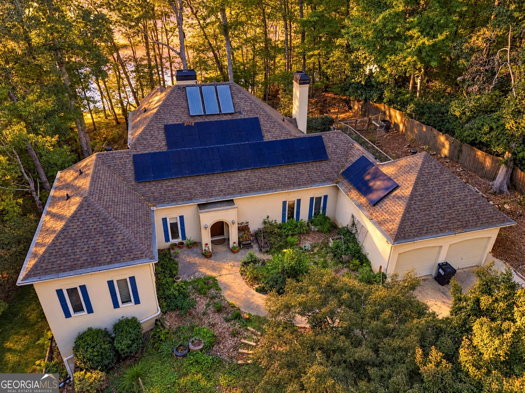 3 bedroom, 2.5 bathroom, 3,451 sq ft single family residence for sale at 3601 Lakeview Drive, Gainesville, GA 30501 — photo 1 of 73