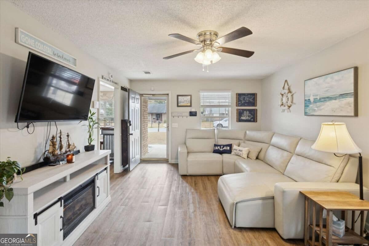 3 bedroom, 2 bathroom, 1,188 sq ft single family residence under contract at 1238 Dhurahn Drive, Hinesville, GA 31313 — photo 7