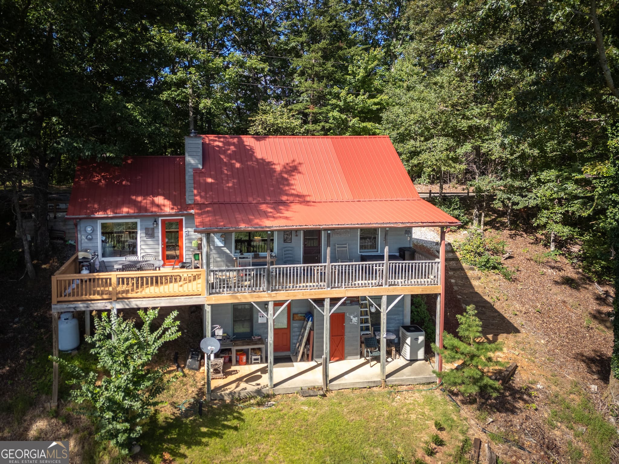 3 bedroom, 2 bathroom, 1,748 sq ft cabin,single family residence for sale at 910 Foot Hills Drive, Cleveland, GA 30528 — photo 6