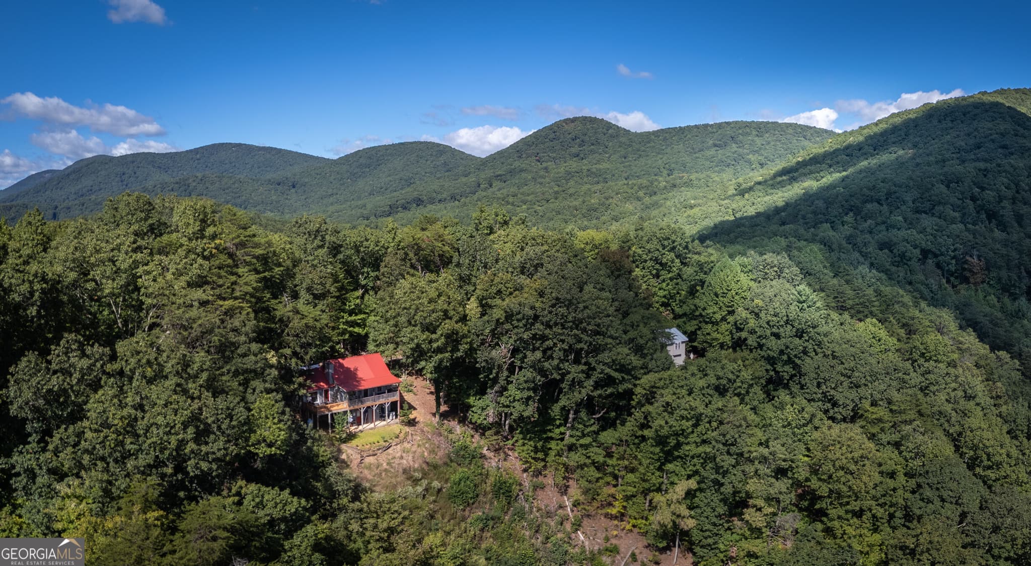 3 bedroom, 2 bathroom, 1,748 sq ft cabin,single family residence for sale at 910 Foot Hills Drive, Cleveland, GA 30528 — photo 5