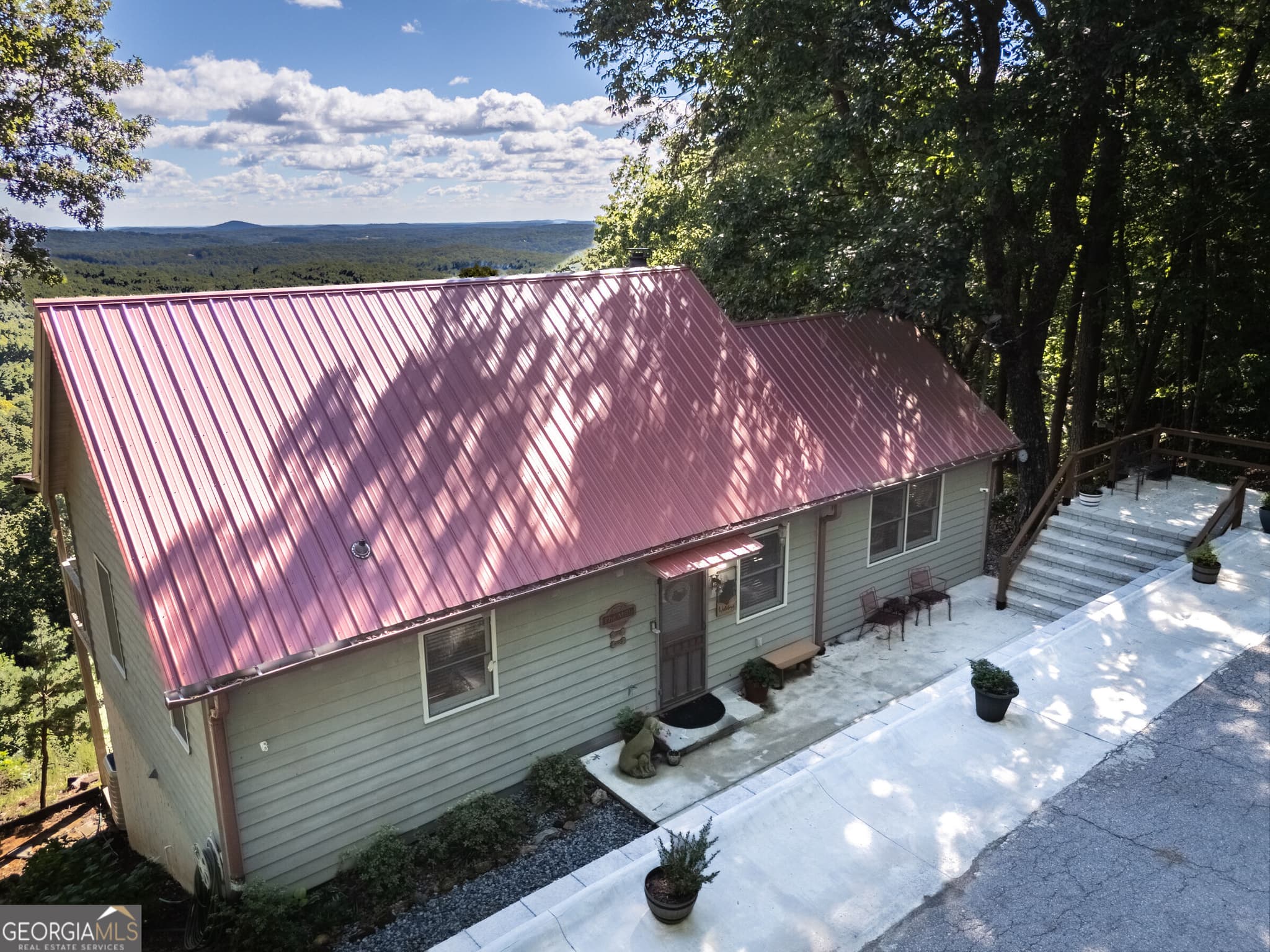 3 bedroom, 2 bathroom, 1,748 sq ft cabin,single family residence for sale at 910 Foot Hills Drive, Cleveland, GA 30528 — photo 10