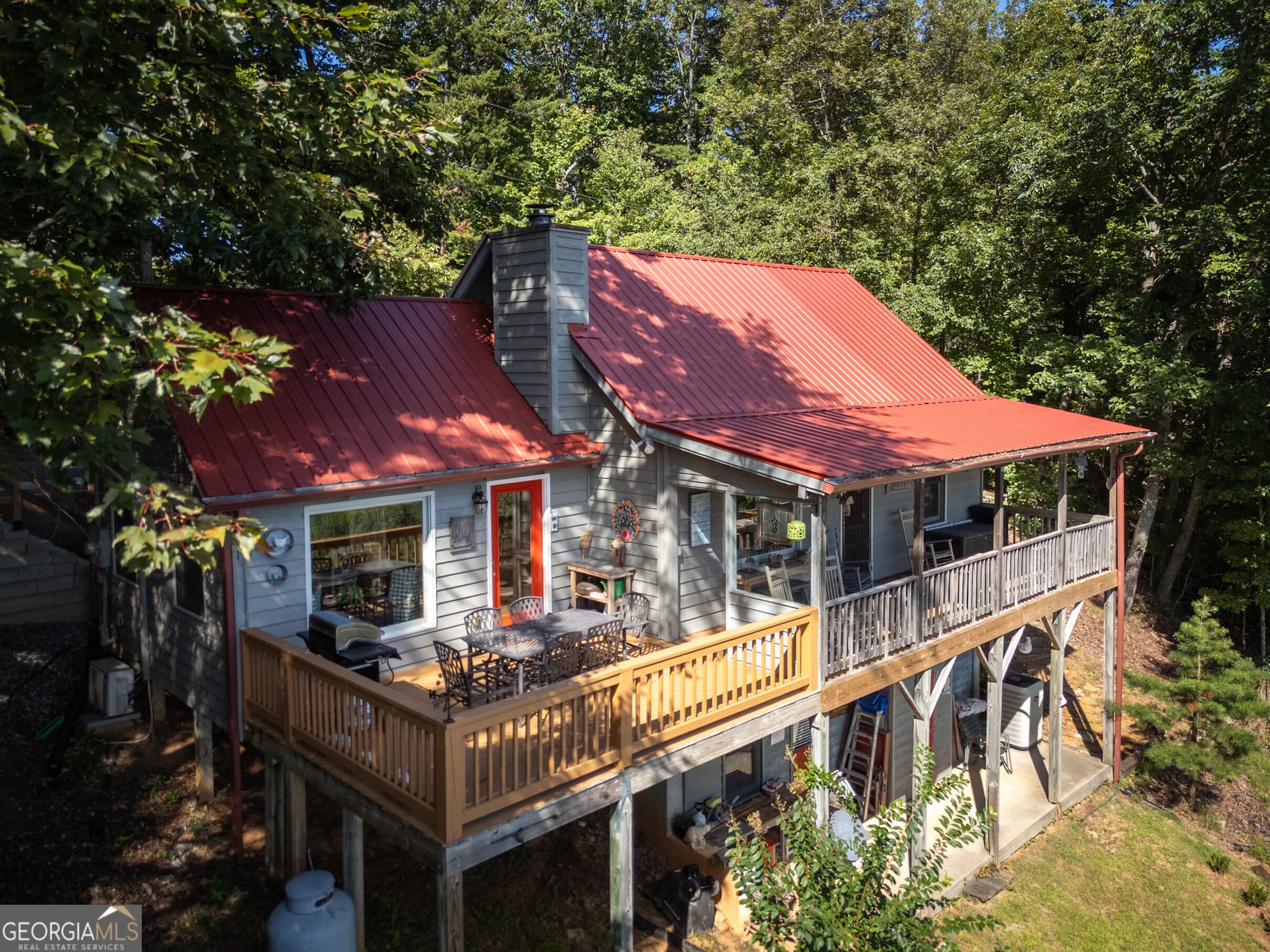 3 bedroom, 2 bathroom, 1,748 sq ft cabin,single family residence for sale at 910 Foot Hills Drive, Cleveland, GA 30528 — photo 8