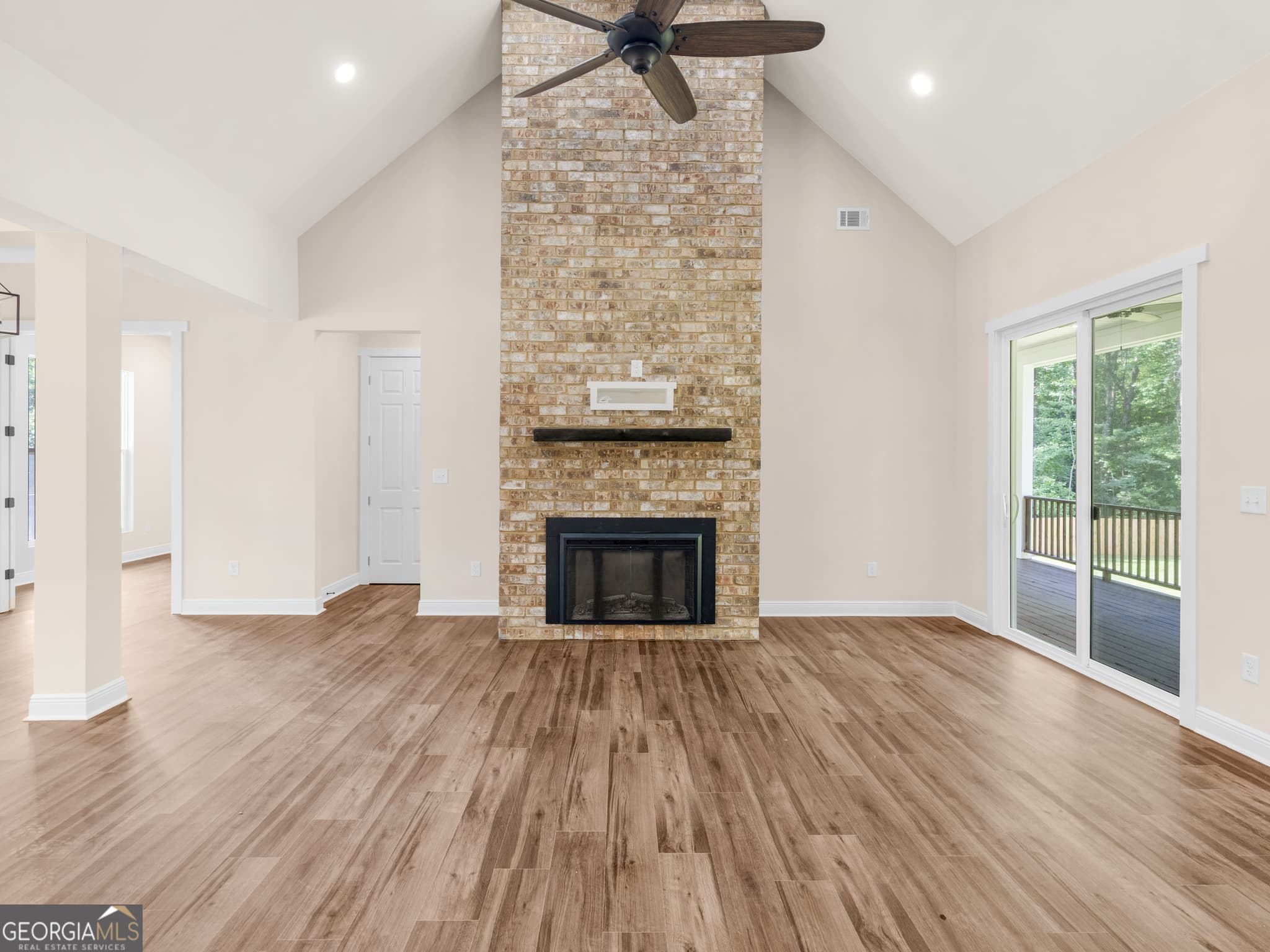 3 bedroom, 2.5 bathroom, 2,764 sq ft single family residence for sale at 1019 Oakridge Drive, Griffin, GA 30223 — photo 7