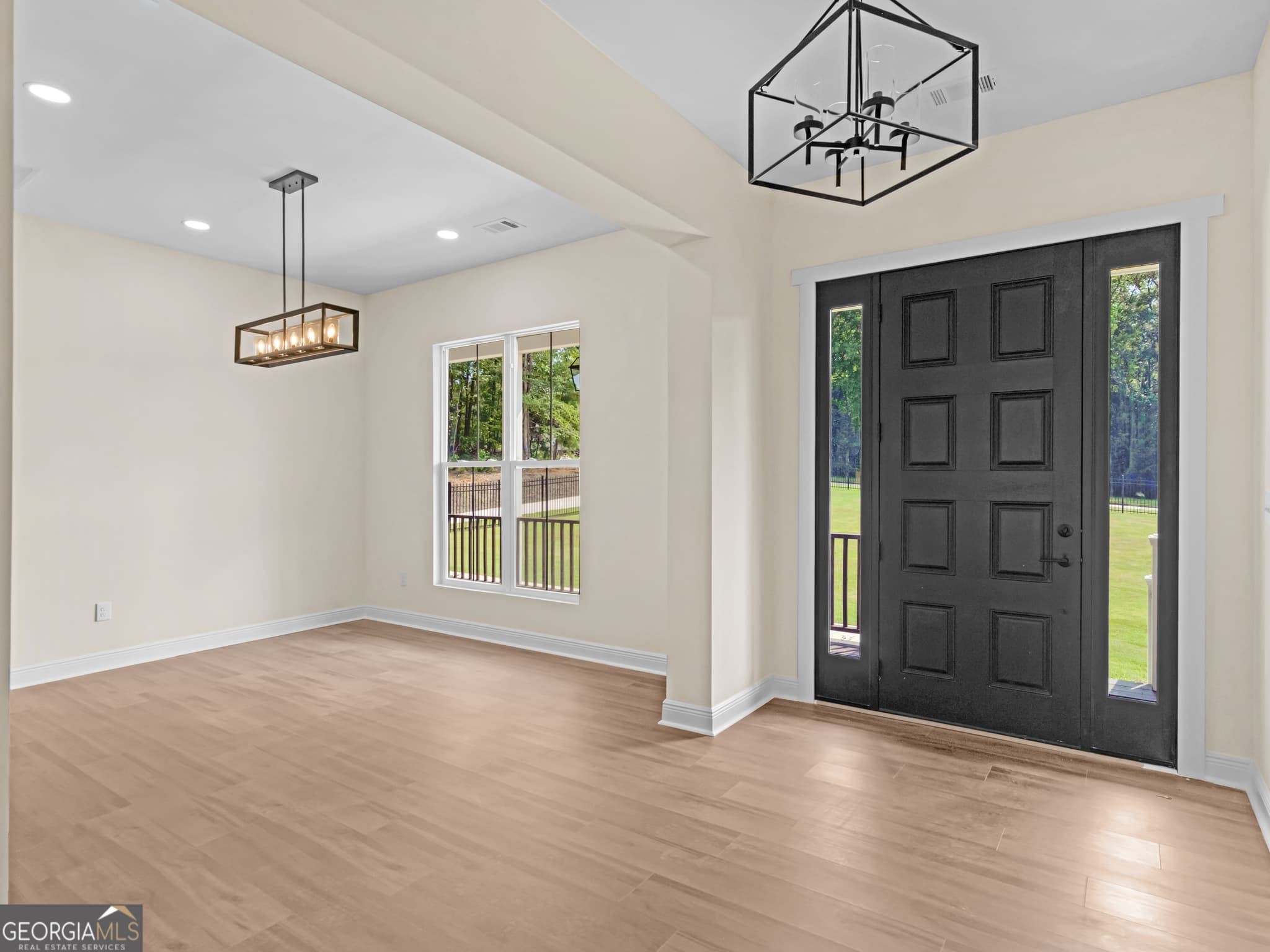 3 bedroom, 2.5 bathroom, 2,764 sq ft single family residence for sale at 1019 Oakridge Drive, Griffin, GA 30223 — photo 4