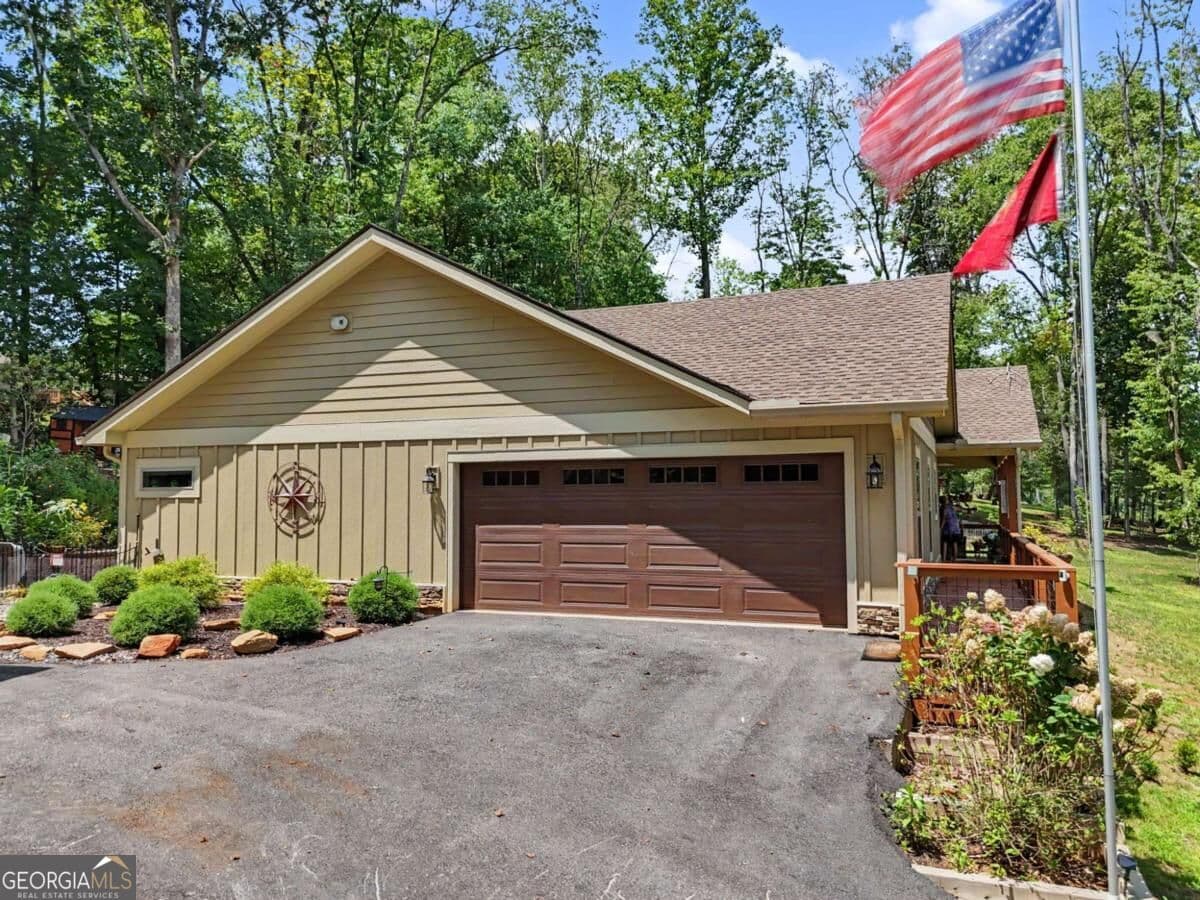 3 bedroom, 2 bathroom single family residence for sale at 188 Oxford Trail, Blairsville, GA 30512 — photo 2