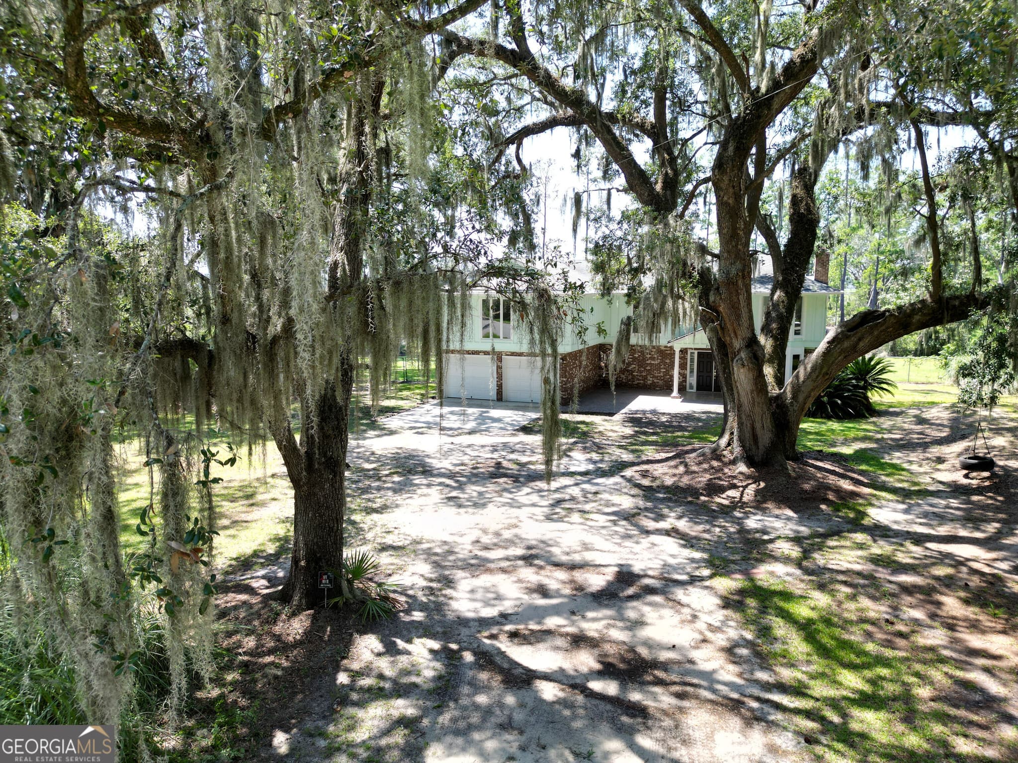 3 bedroom, 2.5 bathroom, 3,438 sq ft single family residence for sale at 211 Tideland Drive, Midway, GA 31320 — photo 3