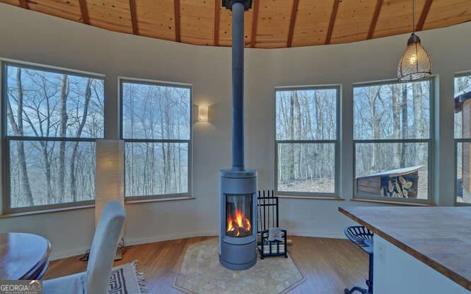 3 bedroom, 2.5 bathroom, 1,410 sq ft single family residence for sale at 279 Collins Creek Road, Hiawassee, GA 30546 — photo 9