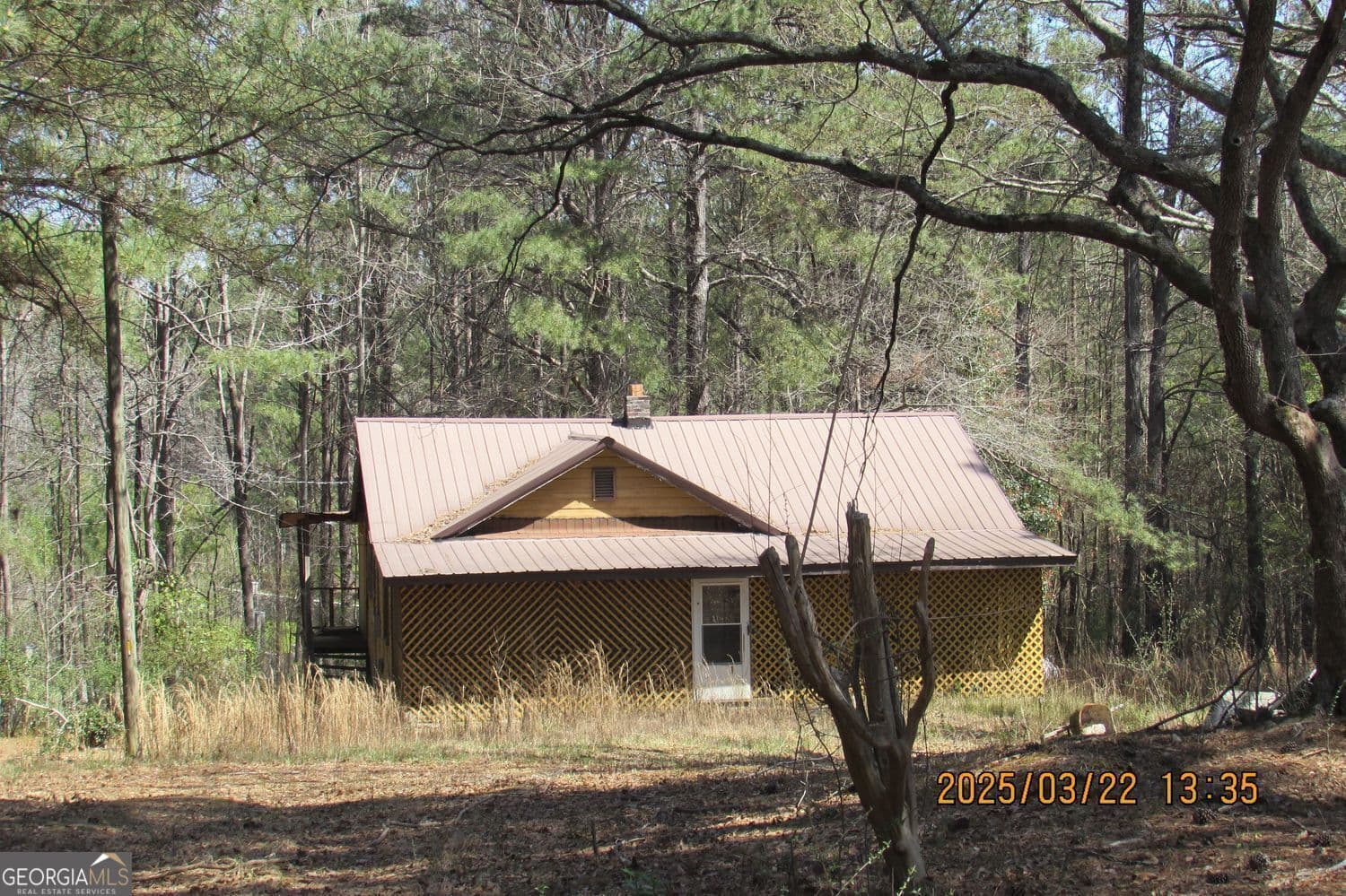 2 bedroom, 1 bathroom, 1,904 sq ft single family residence sold at 8740 Atlanta Newnan Road, Chattahoochee Hills, GA 30268
