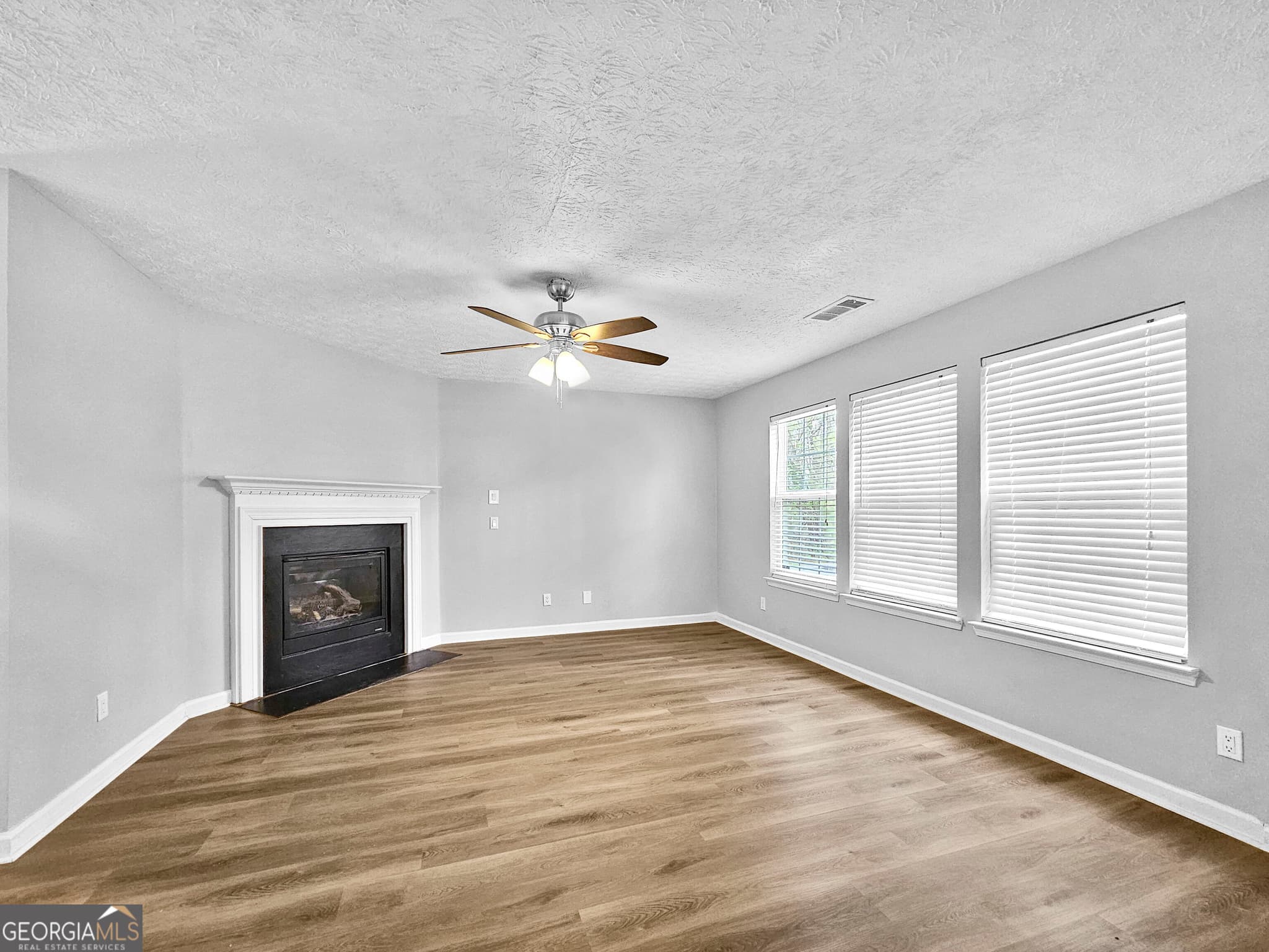 3 bedroom, 2.5 bathroom, 2,095 sq ft single family residence for rent at 1236 Liriope Lane, Lawrenceville, GA 30045 for $2,195 a month — photo 5
