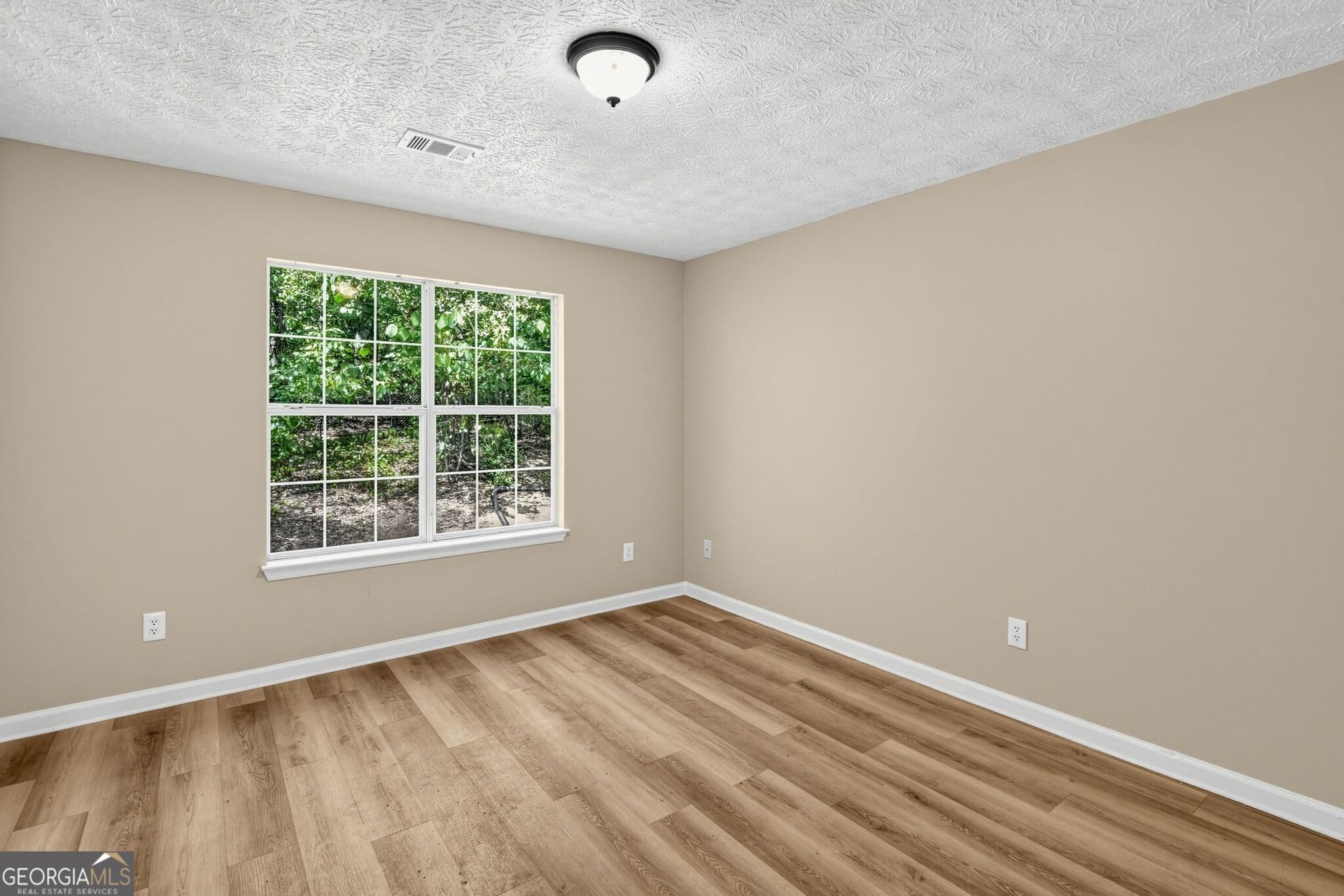 3 bedroom, 2 bathroom, 1,415 sq ft single family residence for rent at 215 Pinehurst Drive, Stockbridge, GA 30281 for $2,040 a month — photo 2