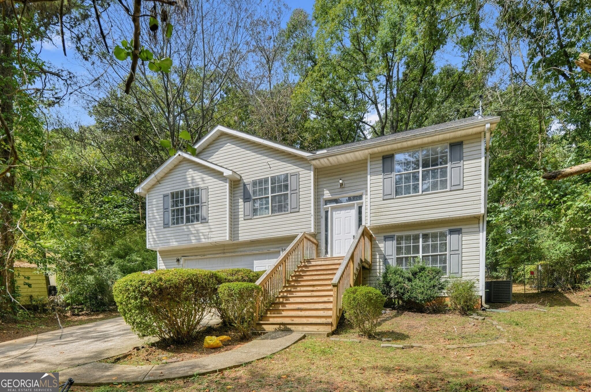 3 bedroom, 2 bathroom, 1,415 sq ft single family residence for rent at 215 Pinehurst Drive, Stockbridge, GA 30281 for $2,040 a month