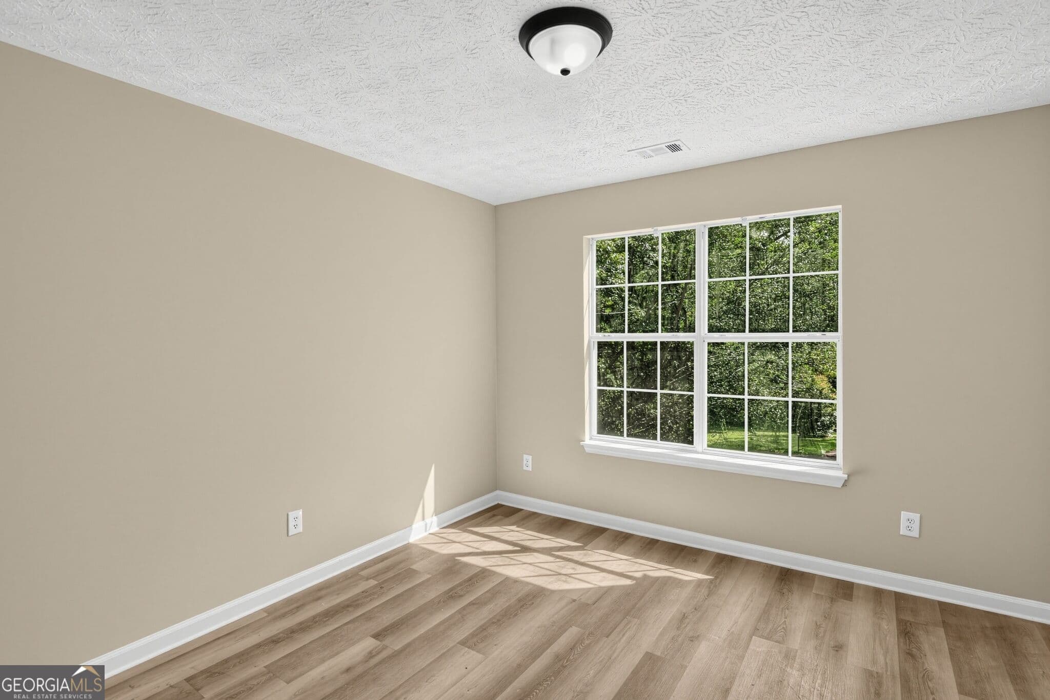 3 bedroom, 2 bathroom, 1,415 sq ft single family residence for rent at 215 Pinehurst Drive, Stockbridge, GA 30281 for $2,040 a month — photo 5