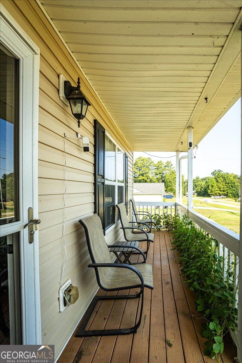 4 bedroom, 3 bathroom, 1,396 sq ft single family residence for sale at 137 Stonebrooke Drive, Colbert, GA 30628 — photo 8
