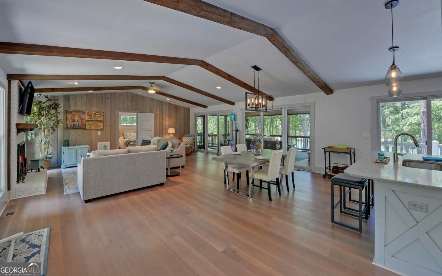 4 bedroom, 3 bathroom, 2,569 sq ft single family residence under contract at 47 Landing Court, Hartwell, GA 30643 — photo 5