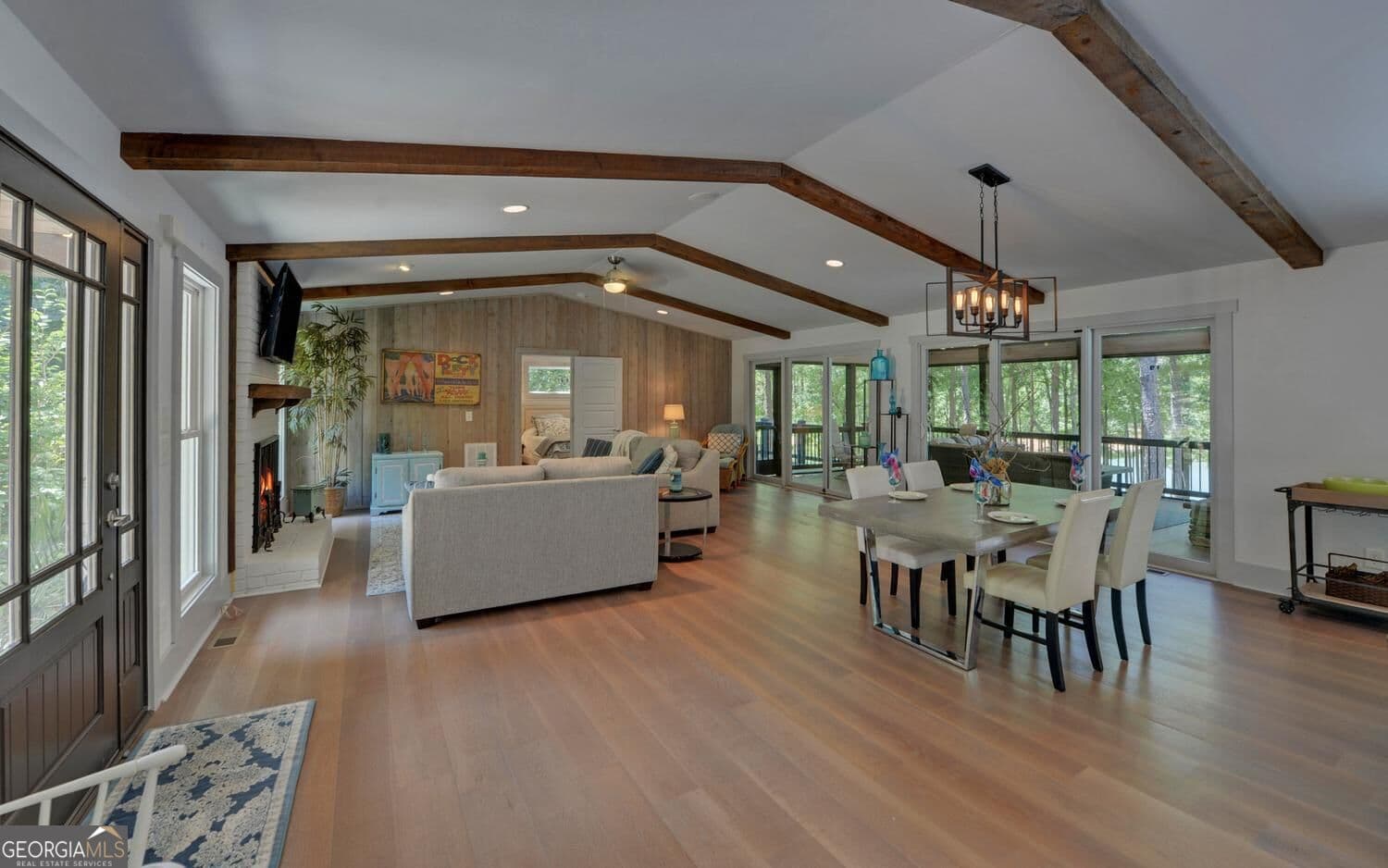 4 bedroom, 3 bathroom, 2,569 sq ft single family residence under contract at 47 Landing Court, Hartwell, GA 30643 — photo 8