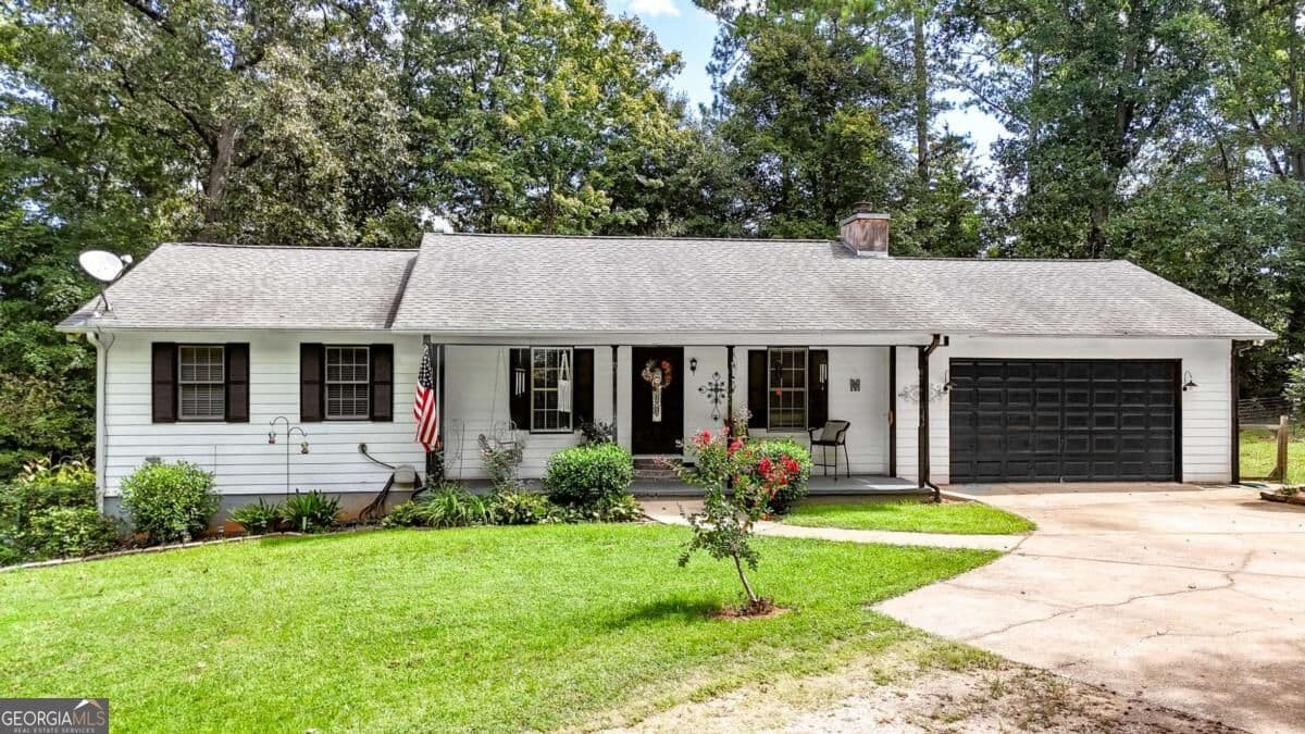 3 bedroom, 3 bathroom, 1,350 sq ft single family residence for sale at 3010 Turner Church Road, Mcdonough, GA 30252 — photo 1 of 60