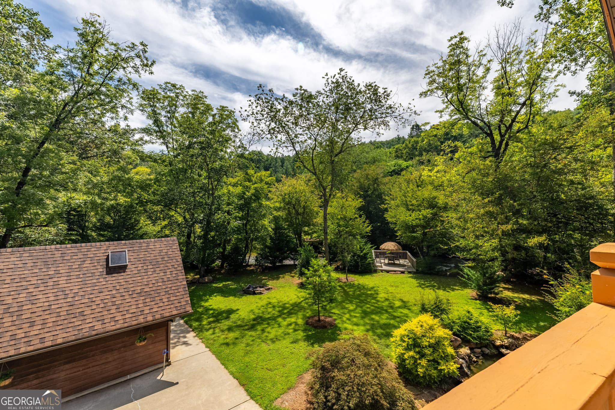 4 bedroom, 4.5 bathroom, 5,094 sq ft single family residence for sale at 198 Stonecreek Drive, Franklin, NC 28734 — photo 4