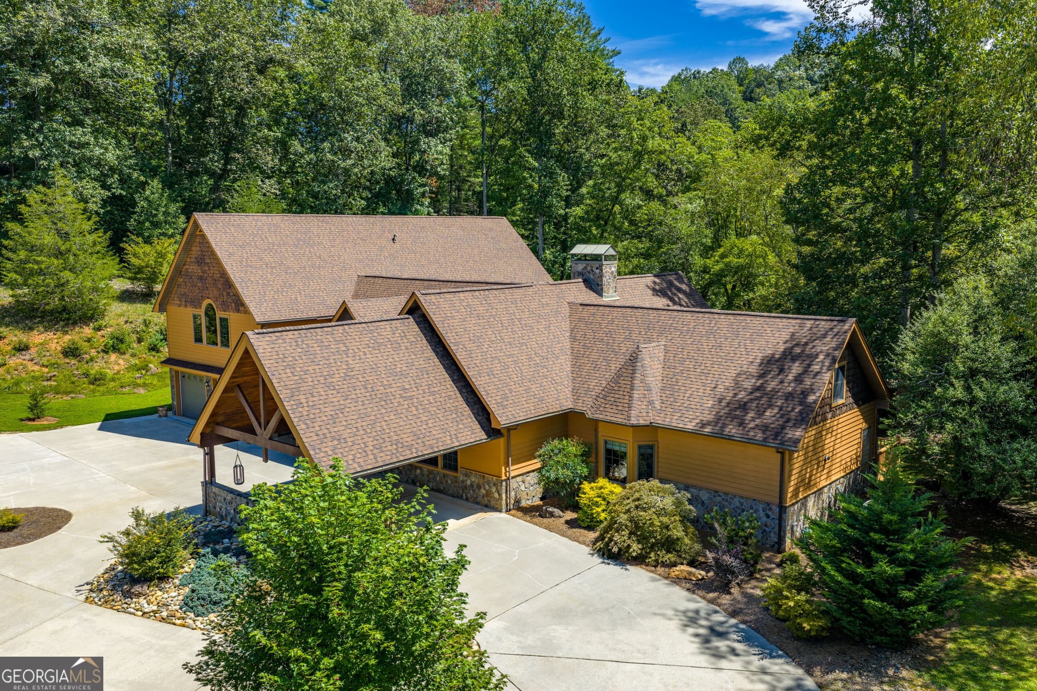 4 bedroom, 4.5 bathroom, 5,094 sq ft single family residence for sale at 198 Stonecreek Drive, Franklin, NC 28734 — photo 8