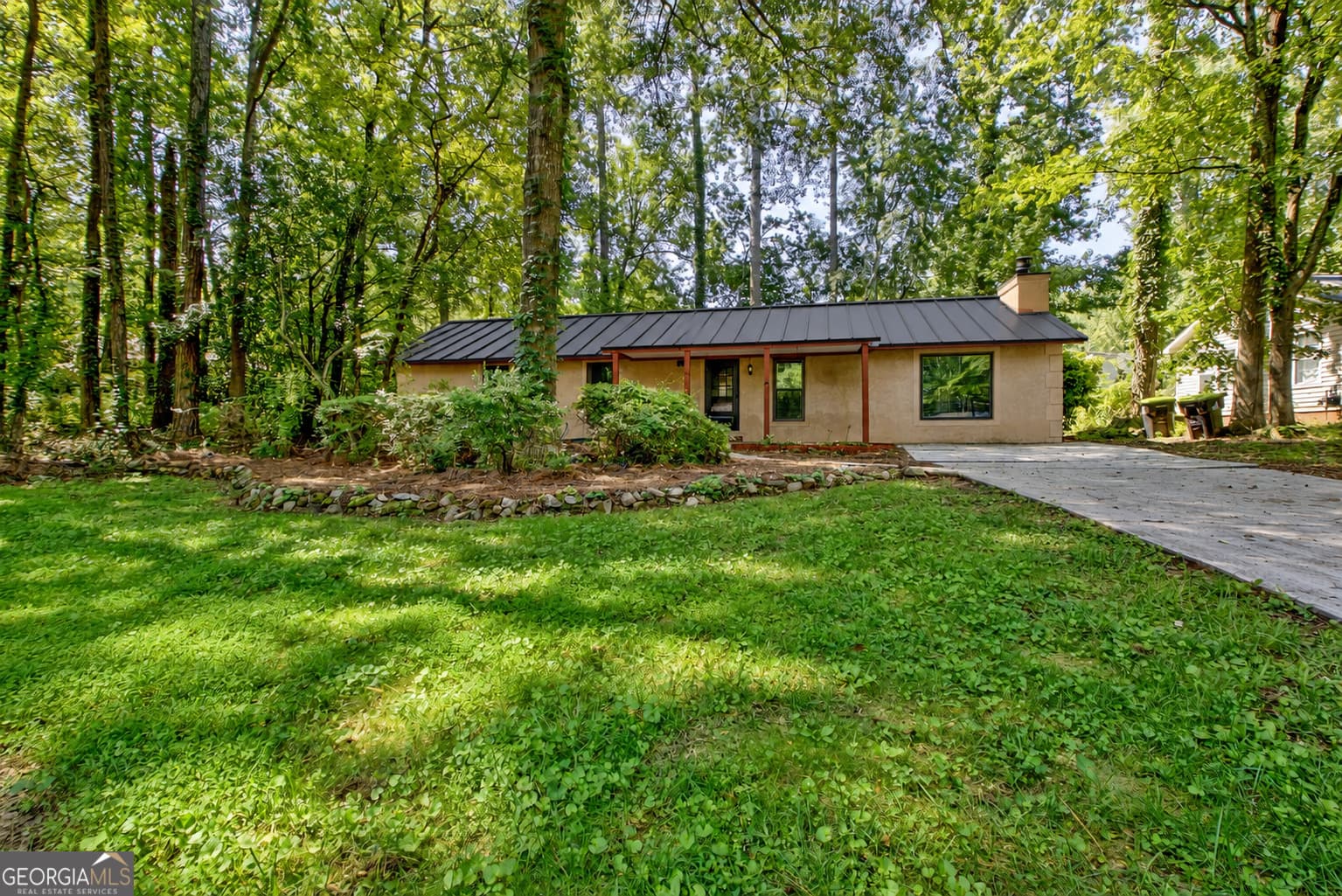 3 bedroom, 2 bathroom, 1,664 sq ft single family residence for rent at 11 Logwood Lane, Newnan, GA 30265 for $1,900 a month