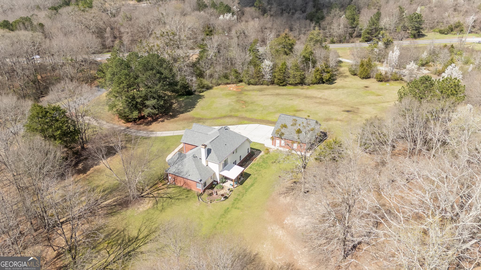 4 bedroom, 3.5 bathroom, 2,769 sq ft single family residence for sale at 2101 NE Indian Shoals Drive, Loganville, GA 30052 — photo 7