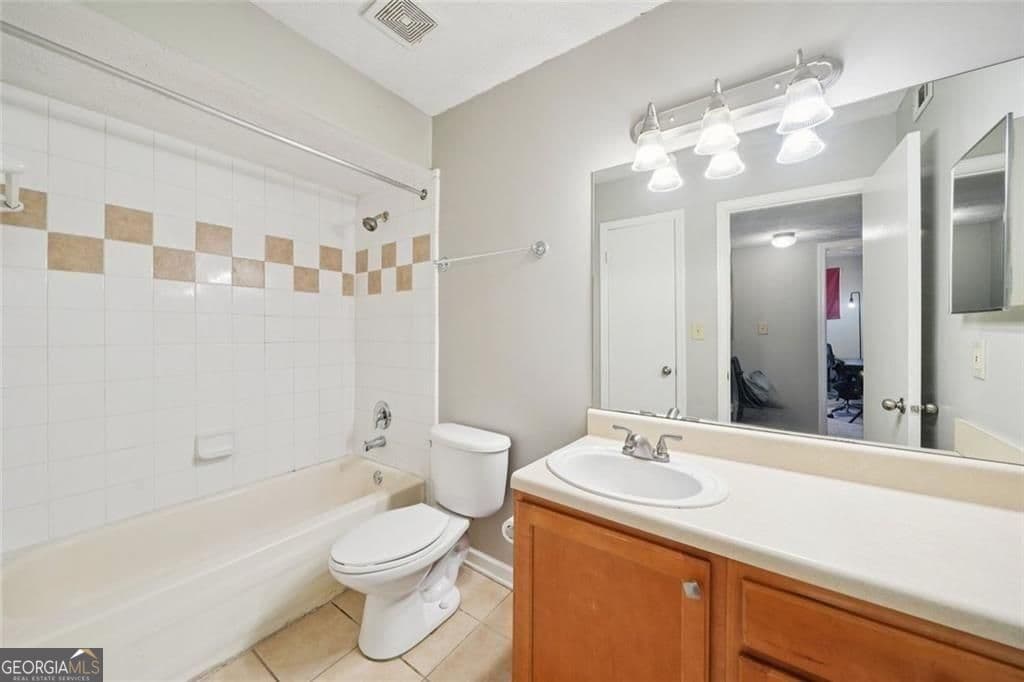 1 bedroom, 1 bathroom, 625 sq ft condominium for sale at 3115 Seven Pines Court 207, Atlanta, GA 30339 — photo 10