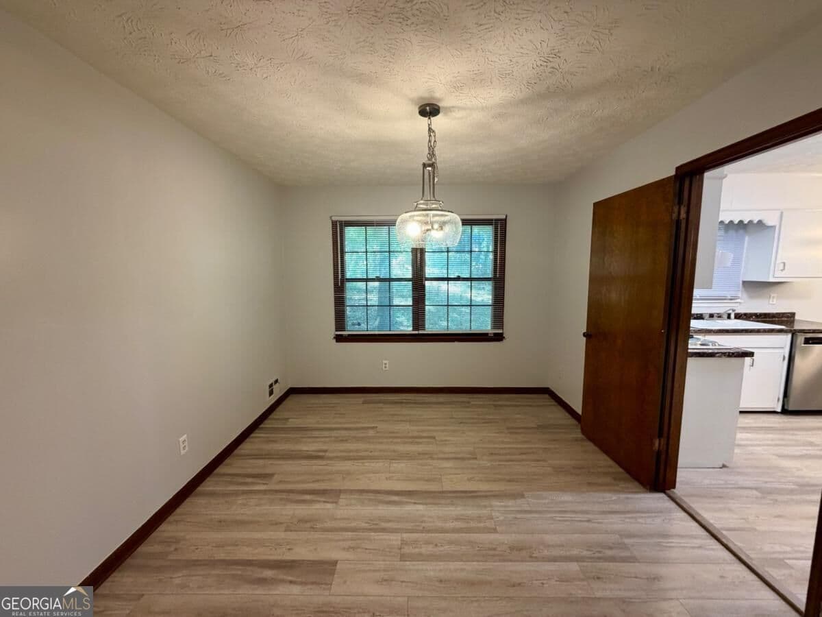 4 bedroom, 2.5 bathroom, 2,020 sq ft manufactured home,single family residence for rent at 380 Shelton Woods Court, Stone Mountain, GA 30088 for $1,825 a month — photo 7