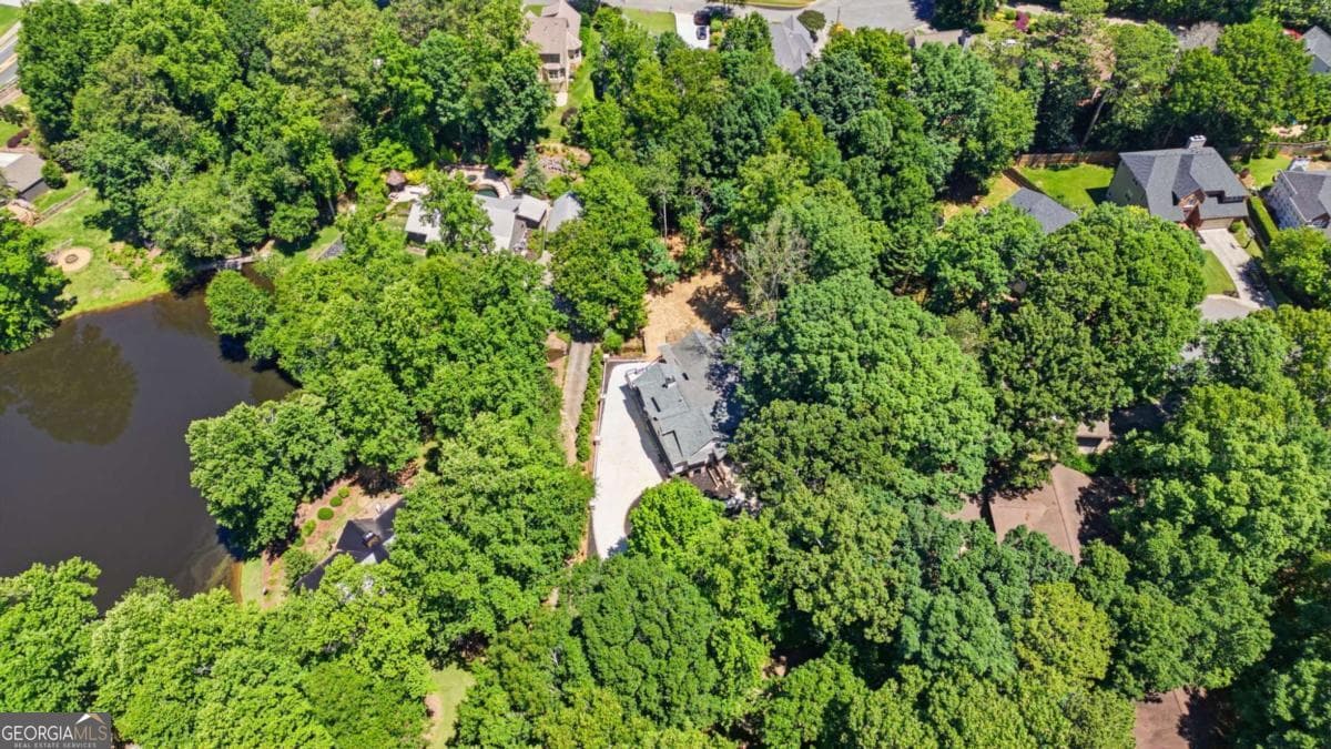 7 bedroom, 7 bathroom, 5,400 sq ft single family residence for sale at 4039 Tall Pine Drive, Marietta, GA 30062 — photo 2