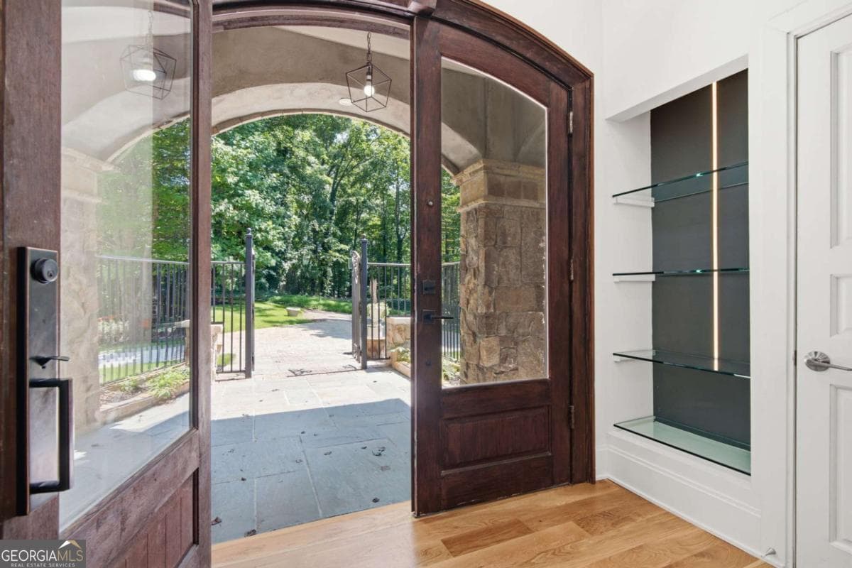 7 bedroom, 7 bathroom, 5,400 sq ft single family residence for sale at 4039 Tall Pine Drive, Marietta, GA 30062 — photo 9