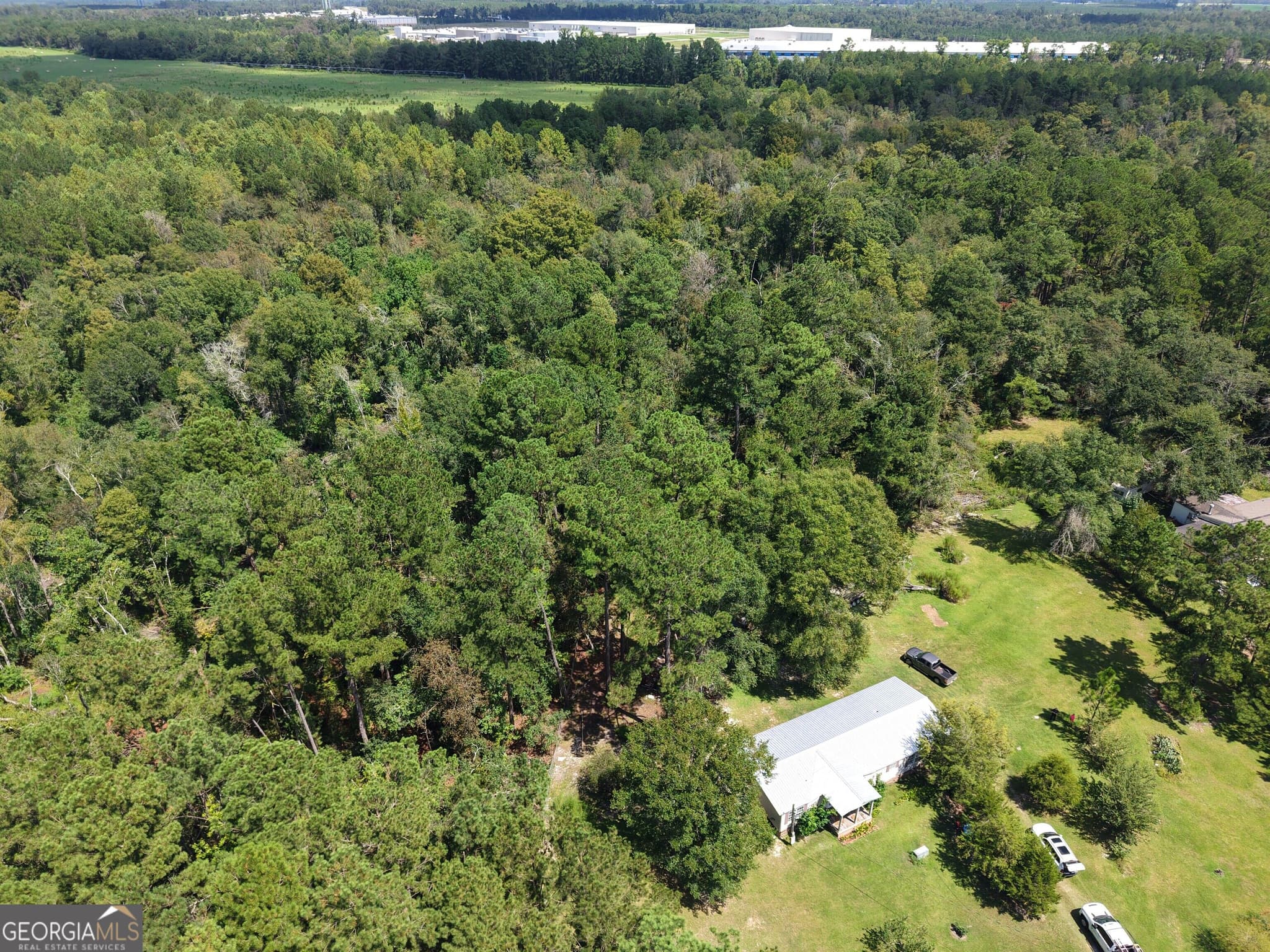 3 bedroom, 2 bathroom mixed use for sale at 686 Victory Circle, Lyons, GA 30436 — photo 8