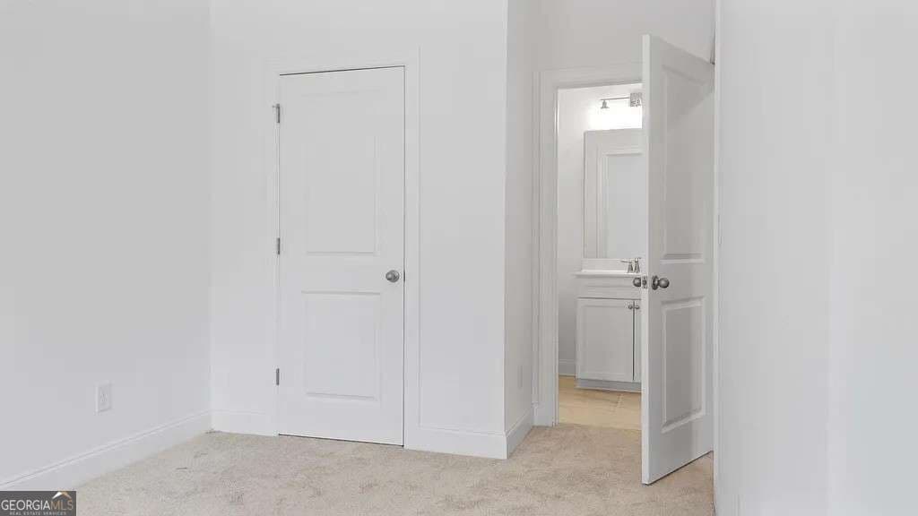 3 bedroom, 3.5 bathroom, 1,608 sq ft townhouse for rent at 6603 Beacon Drive, Atlanta, GA 30328 for $3,900 a month — photo 8