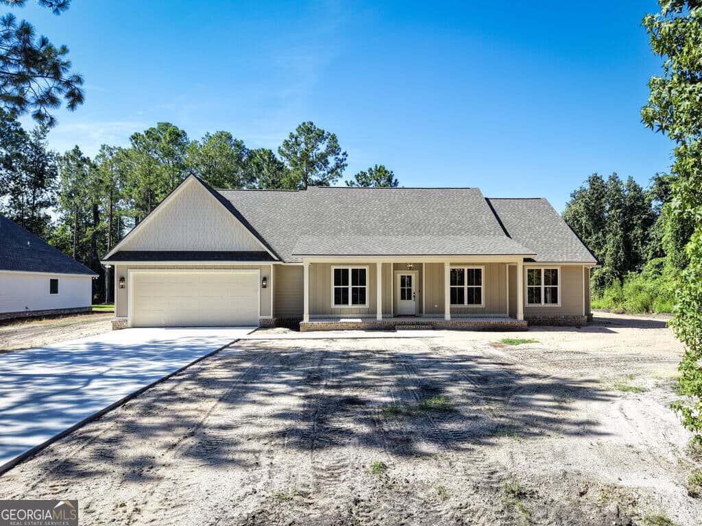 4 bedroom, 3 bathroom, 2,730 sq ft single family residence under contract at 2300 Thomas Street, Adel, GA 31620