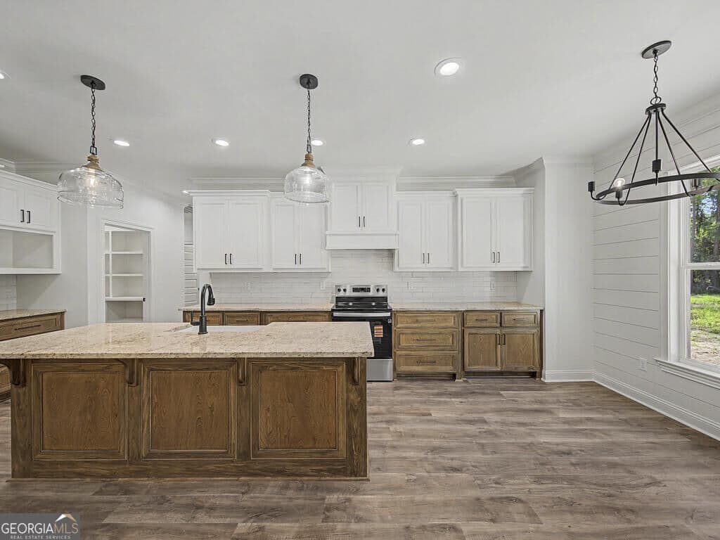 4 bedroom, 3 bathroom, 2,730 sq ft single family residence under contract at 2300 Thomas Street, Adel, GA 31620 — photo 10